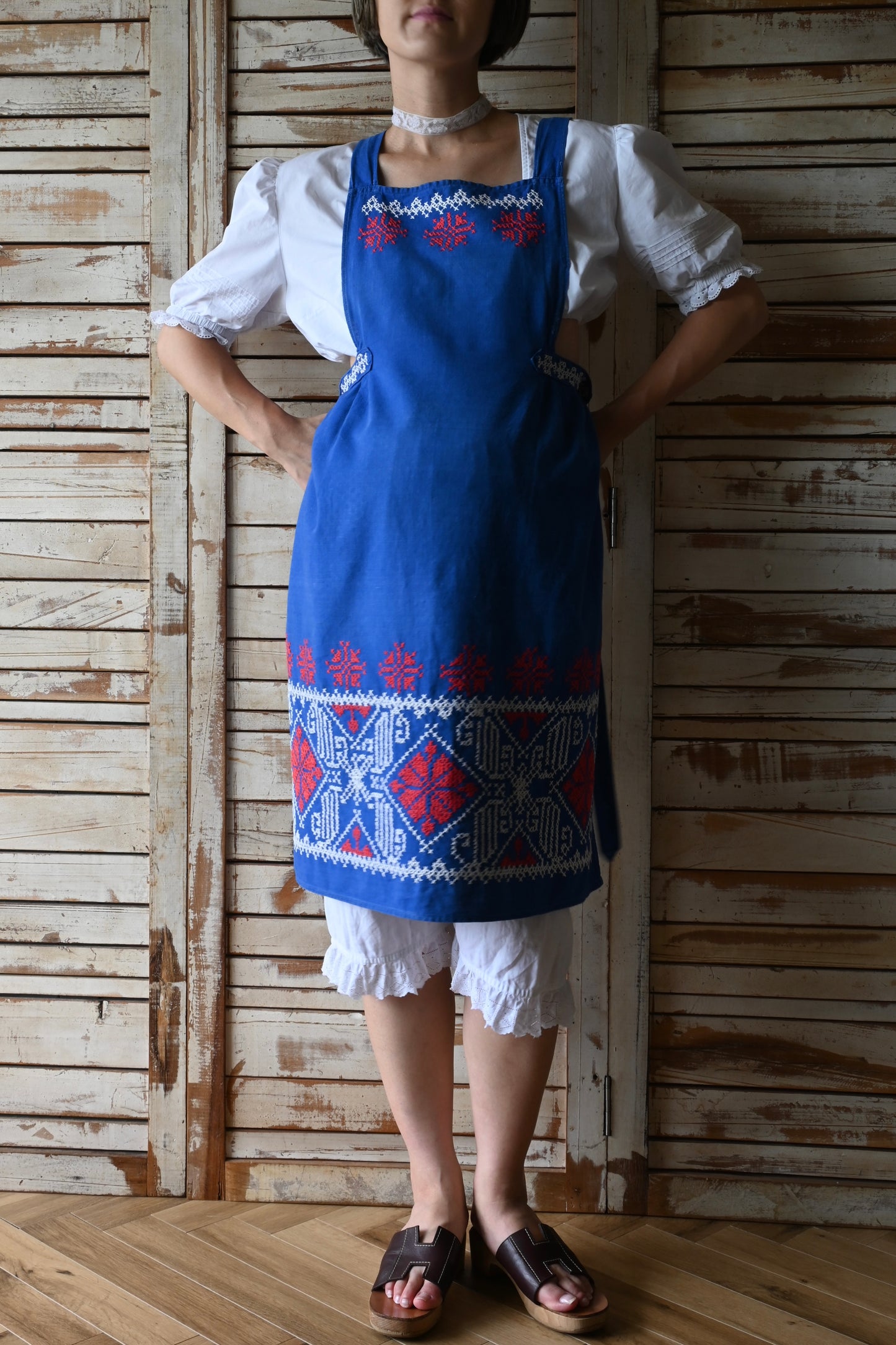 EURO Embroidery apron/BLUE