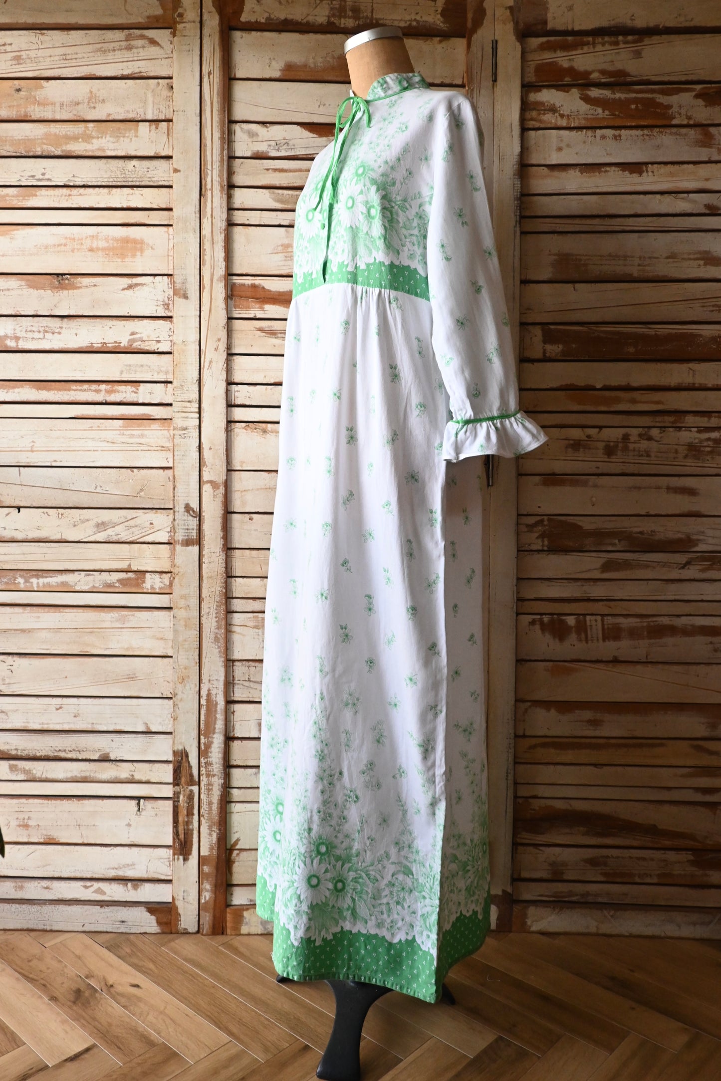 70's flower long dress/WHITE×GREEN