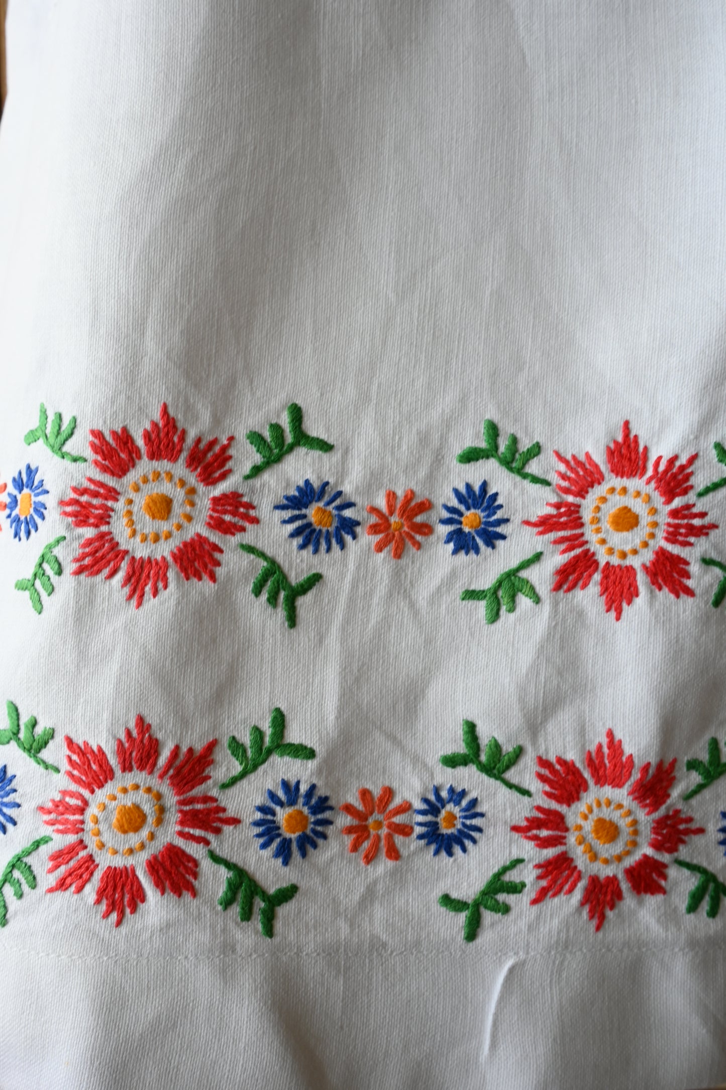 EURO Embroidery apron/RED