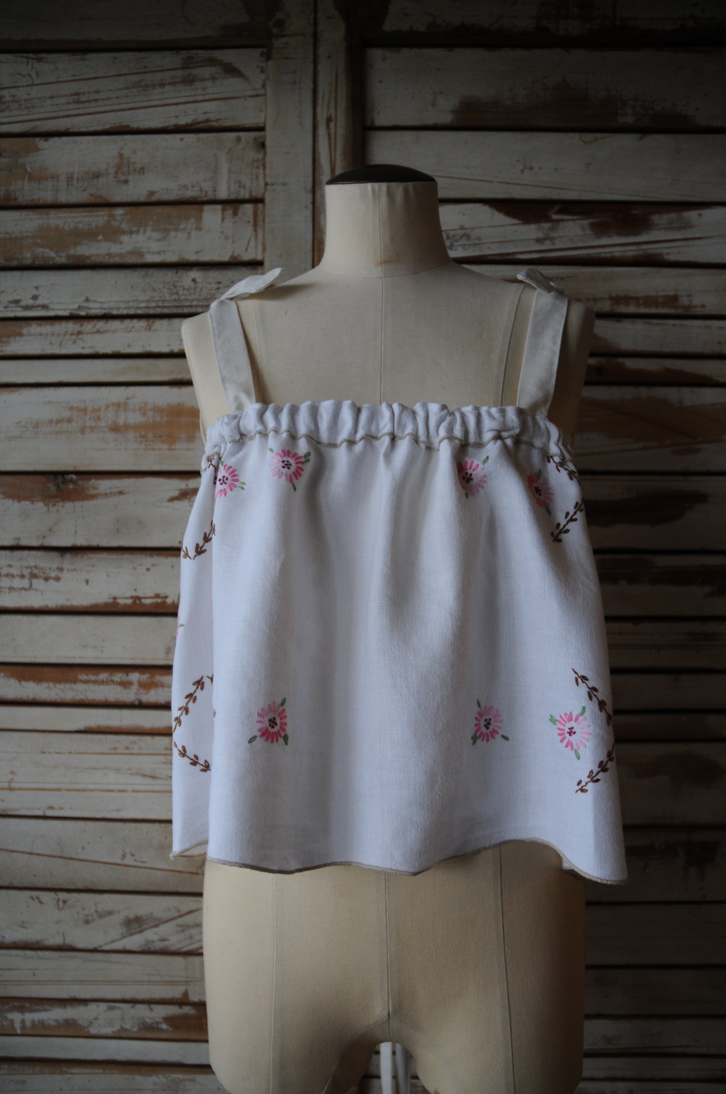 Flower embroidery tops/PONMOSIR