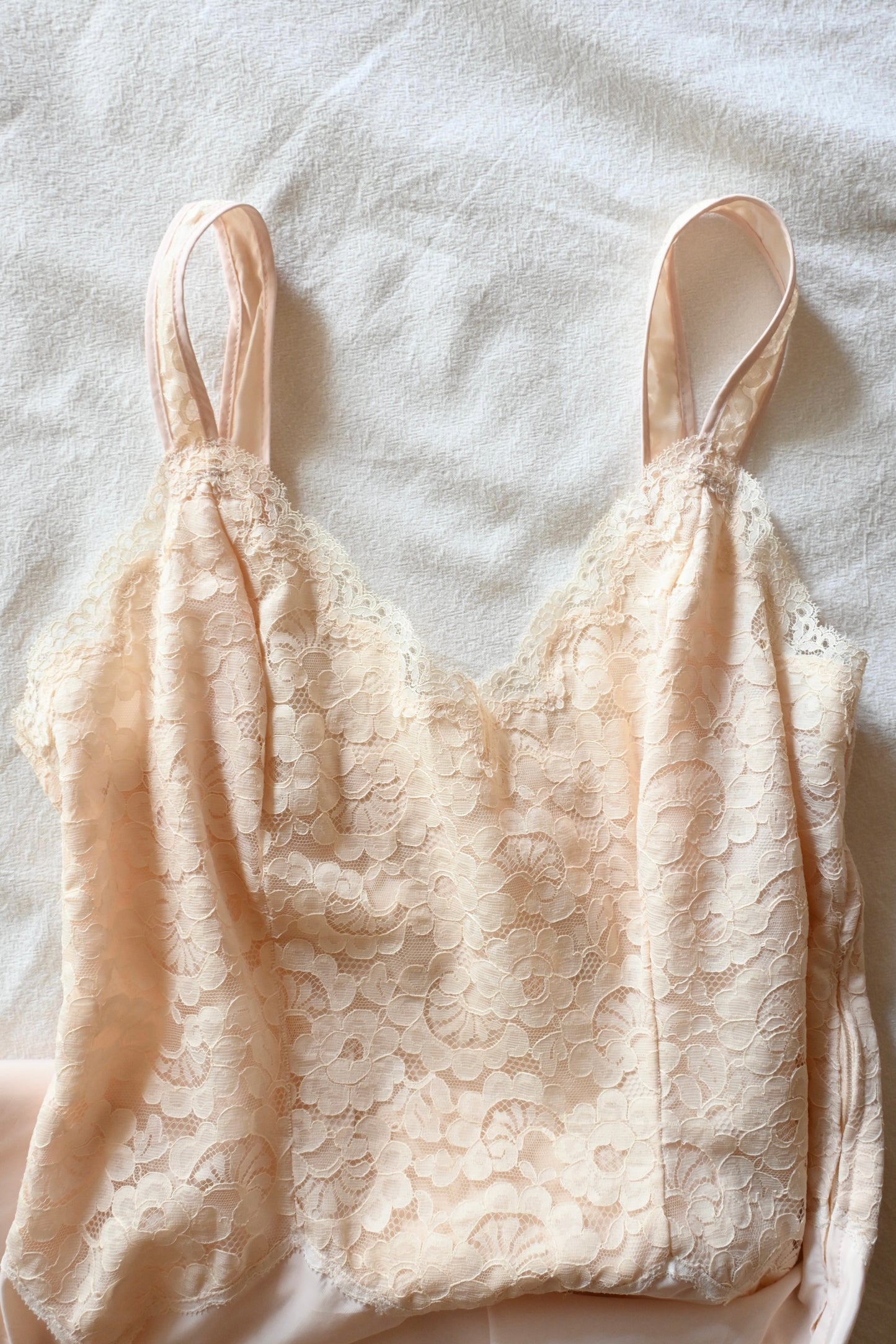 Lace slip dress/CREAM