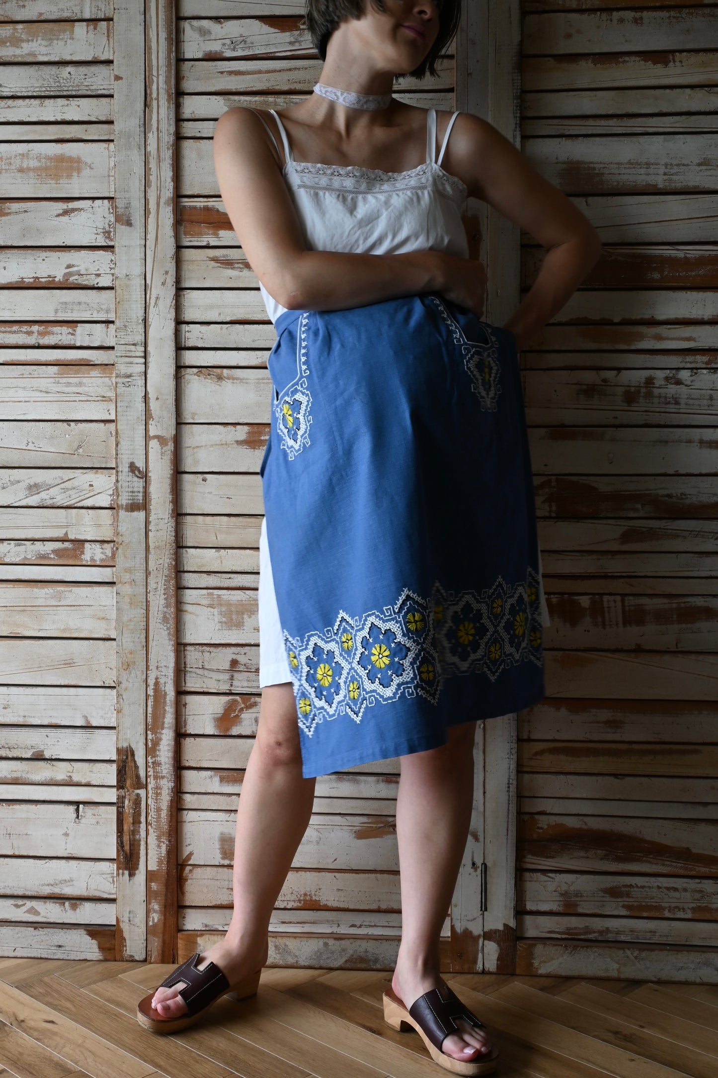EURO Embroidery apron/BLUE GREY