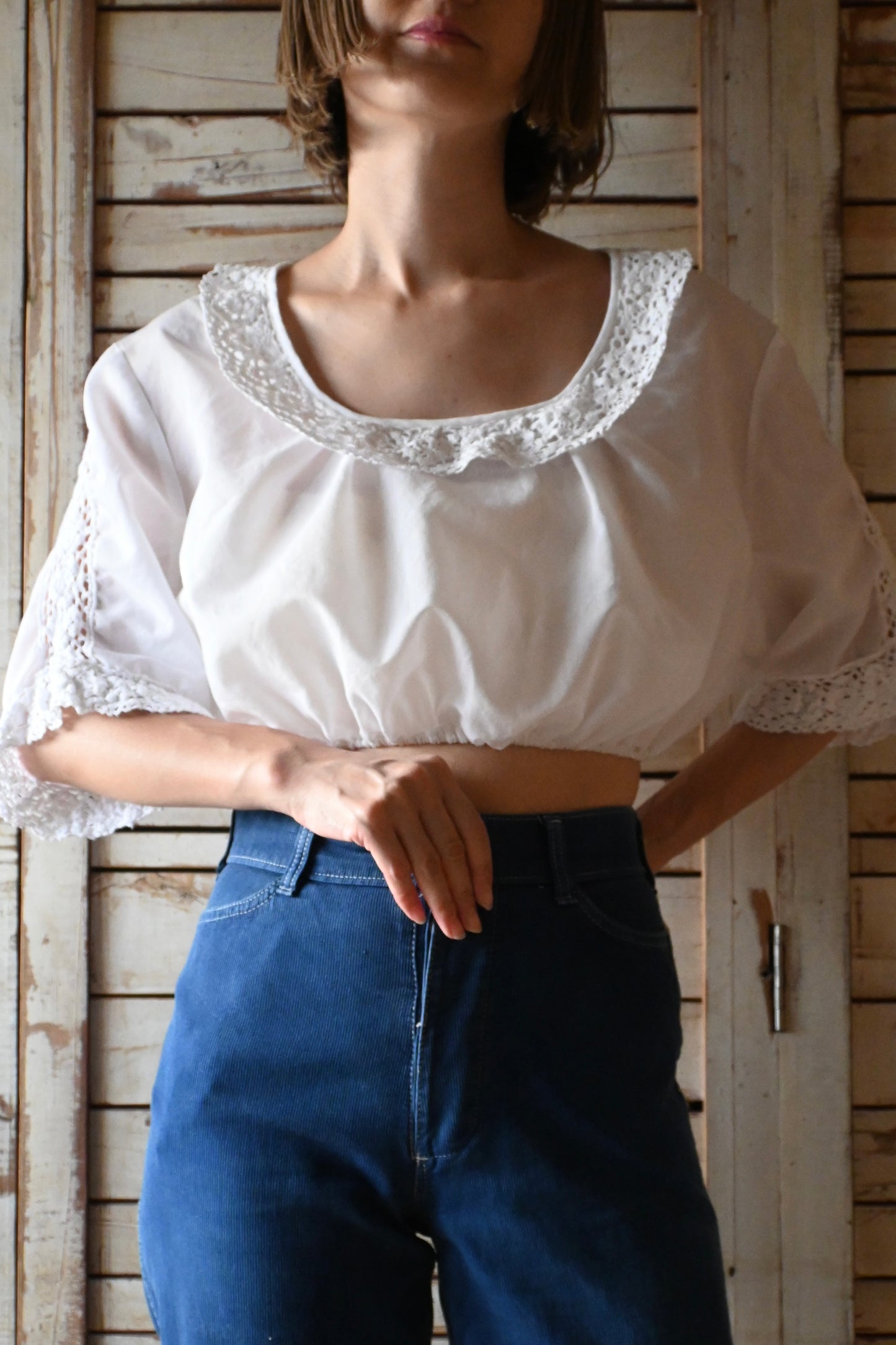 EURO Cropped cotton lace blouse/WHITE