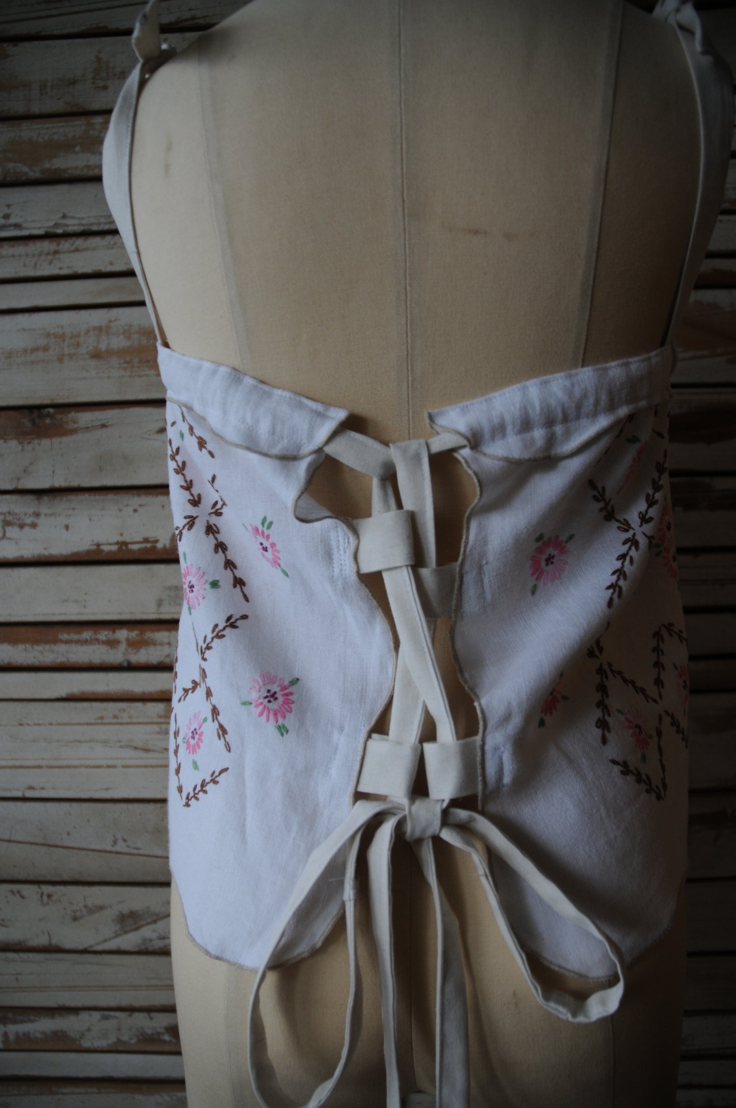 Flower embroidery tops/PONMOSIR