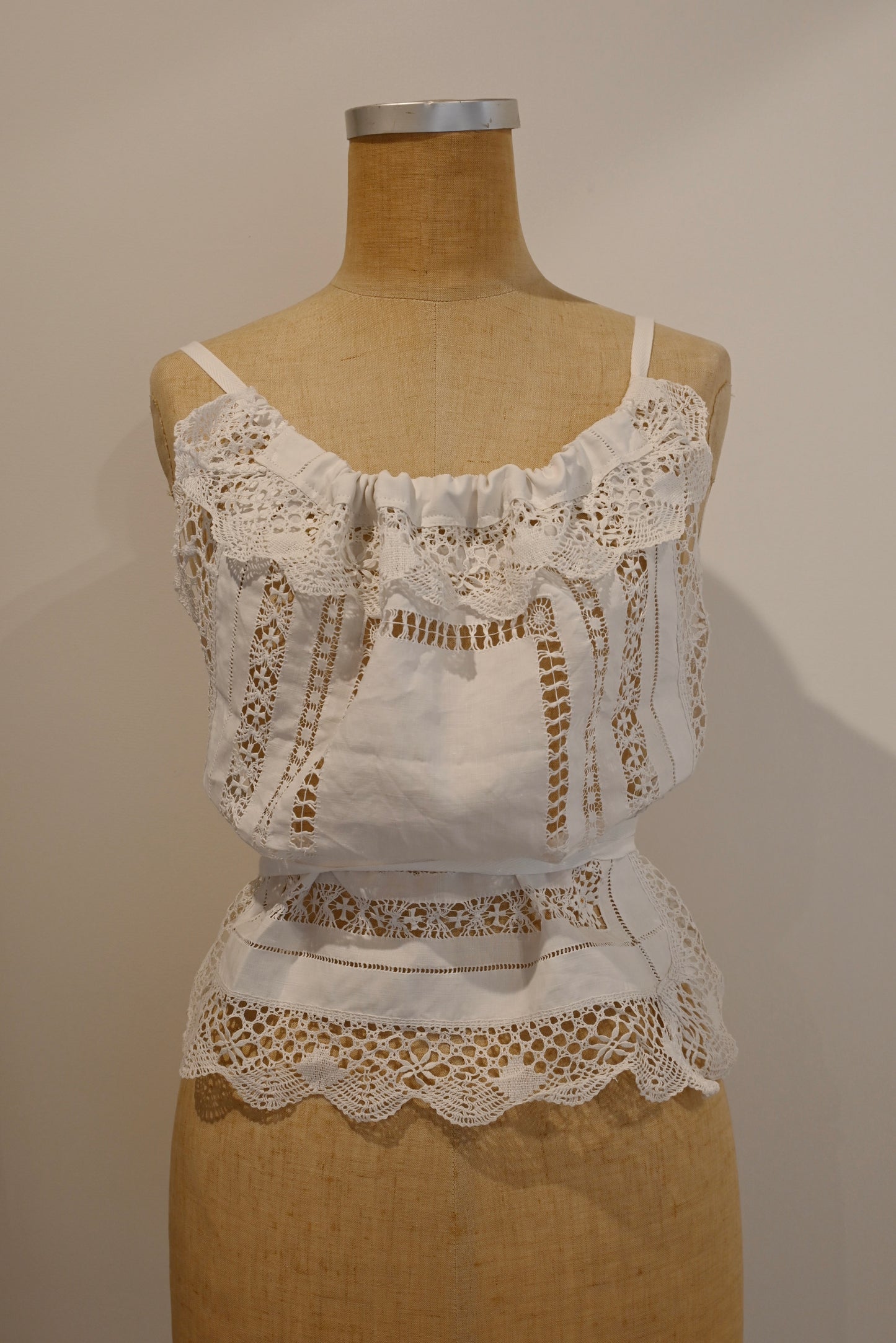 Cotton lace wrap/PONMOSIR