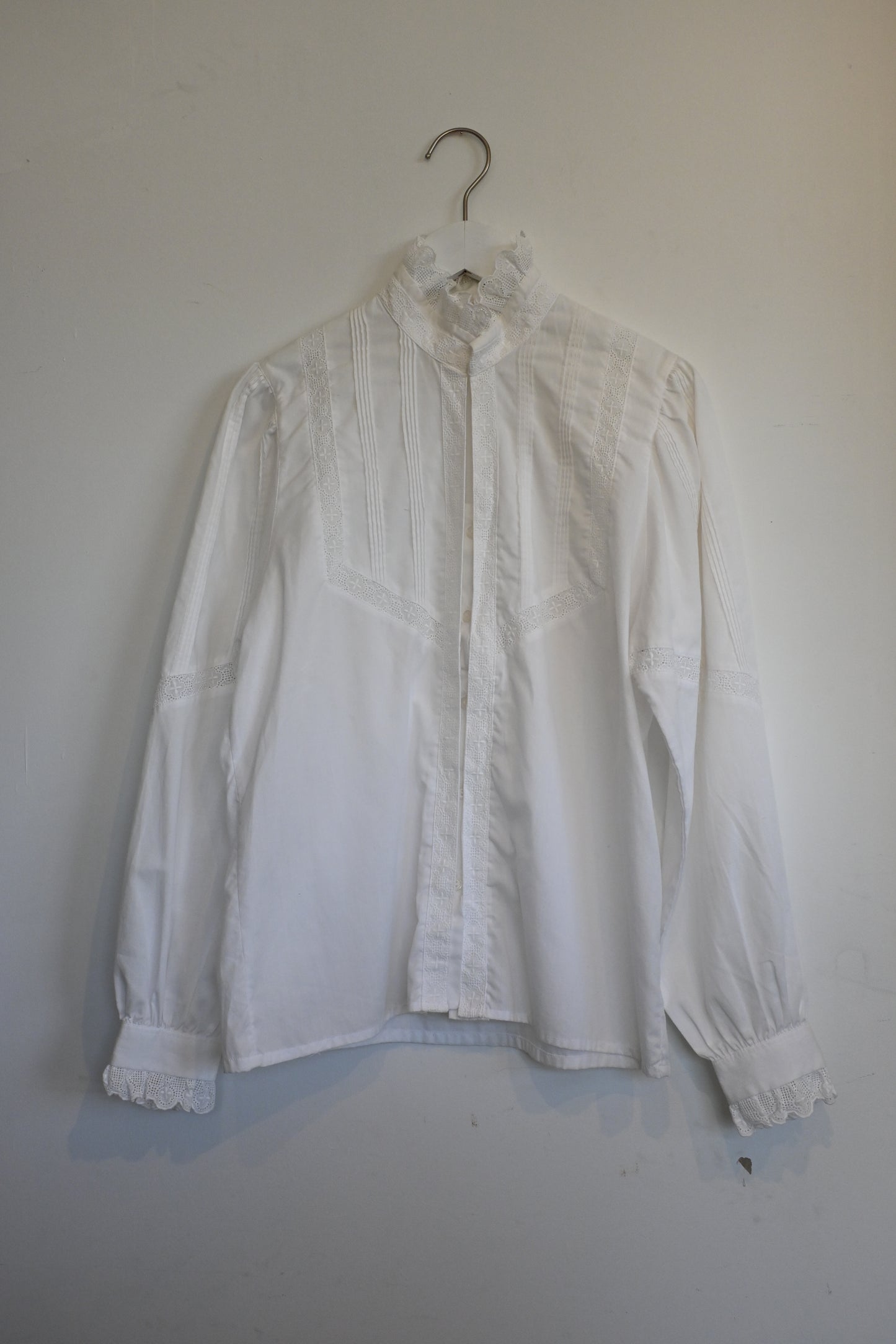 EURO Vintage cutwork cotton blouse/WHITE