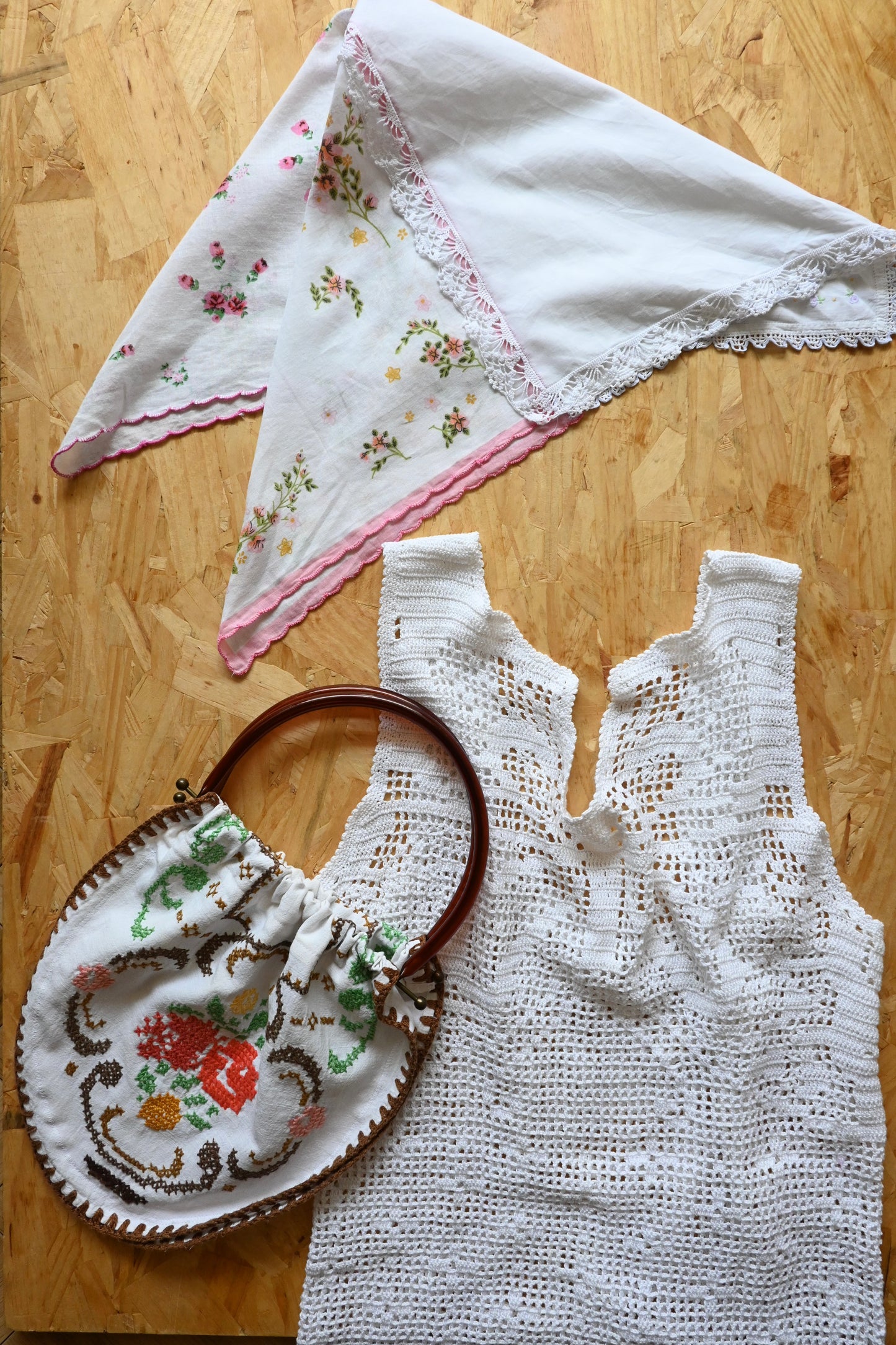 Crochet lace knit top/WHITE