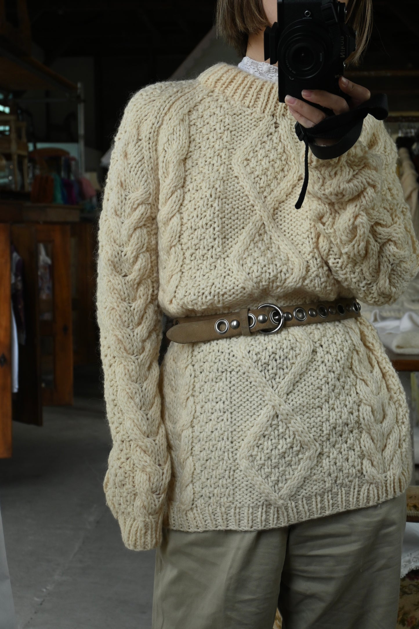 "MIUMIU" Eyelet leather belt/BEIGE