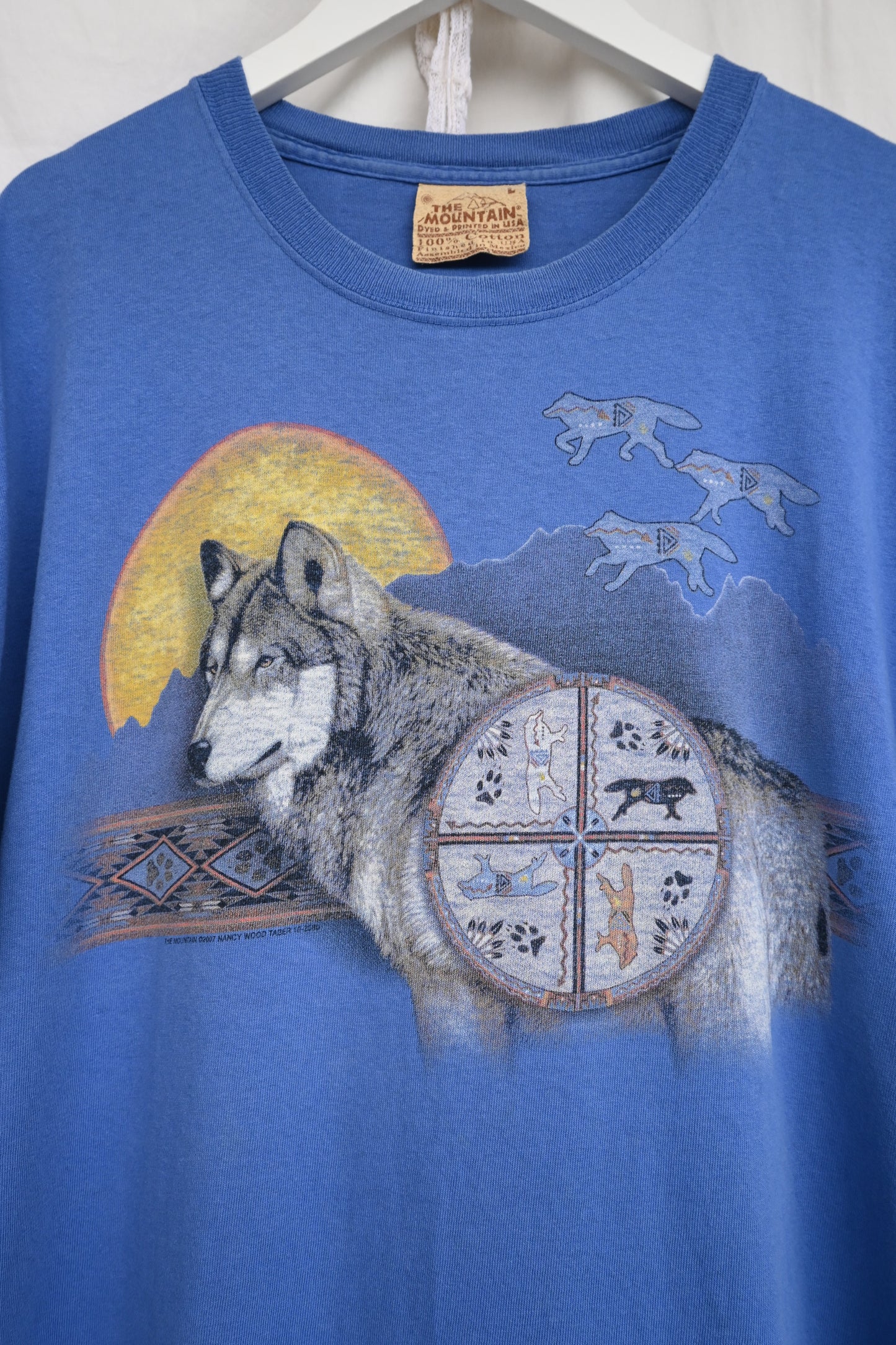 00's Tee/The mountain wolf