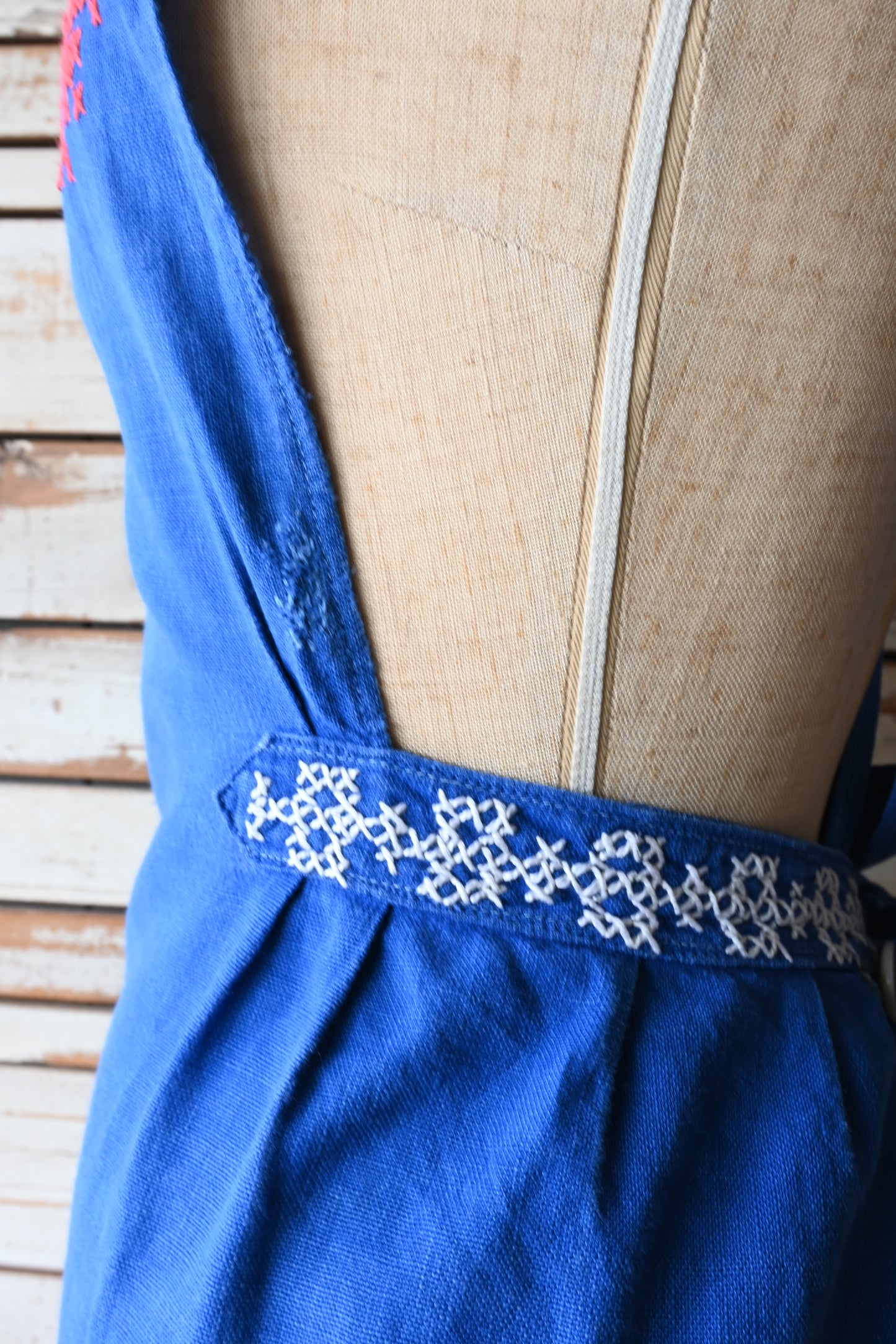 EURO Embroidery apron/BLUE