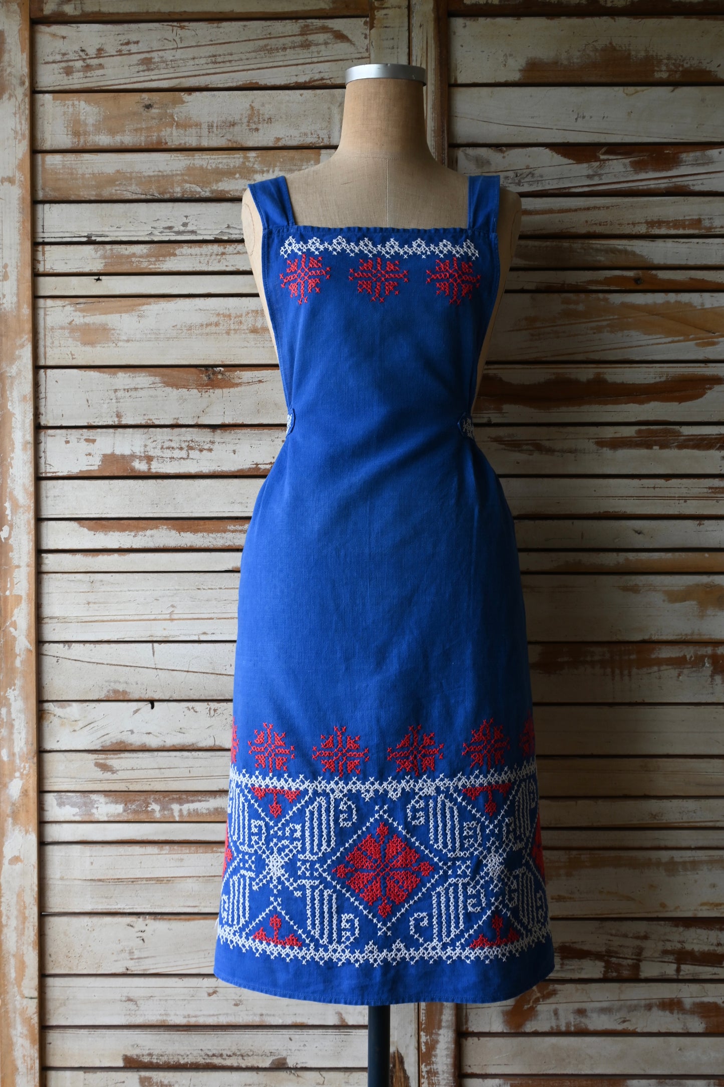 EURO Embroidery apron/BLUE