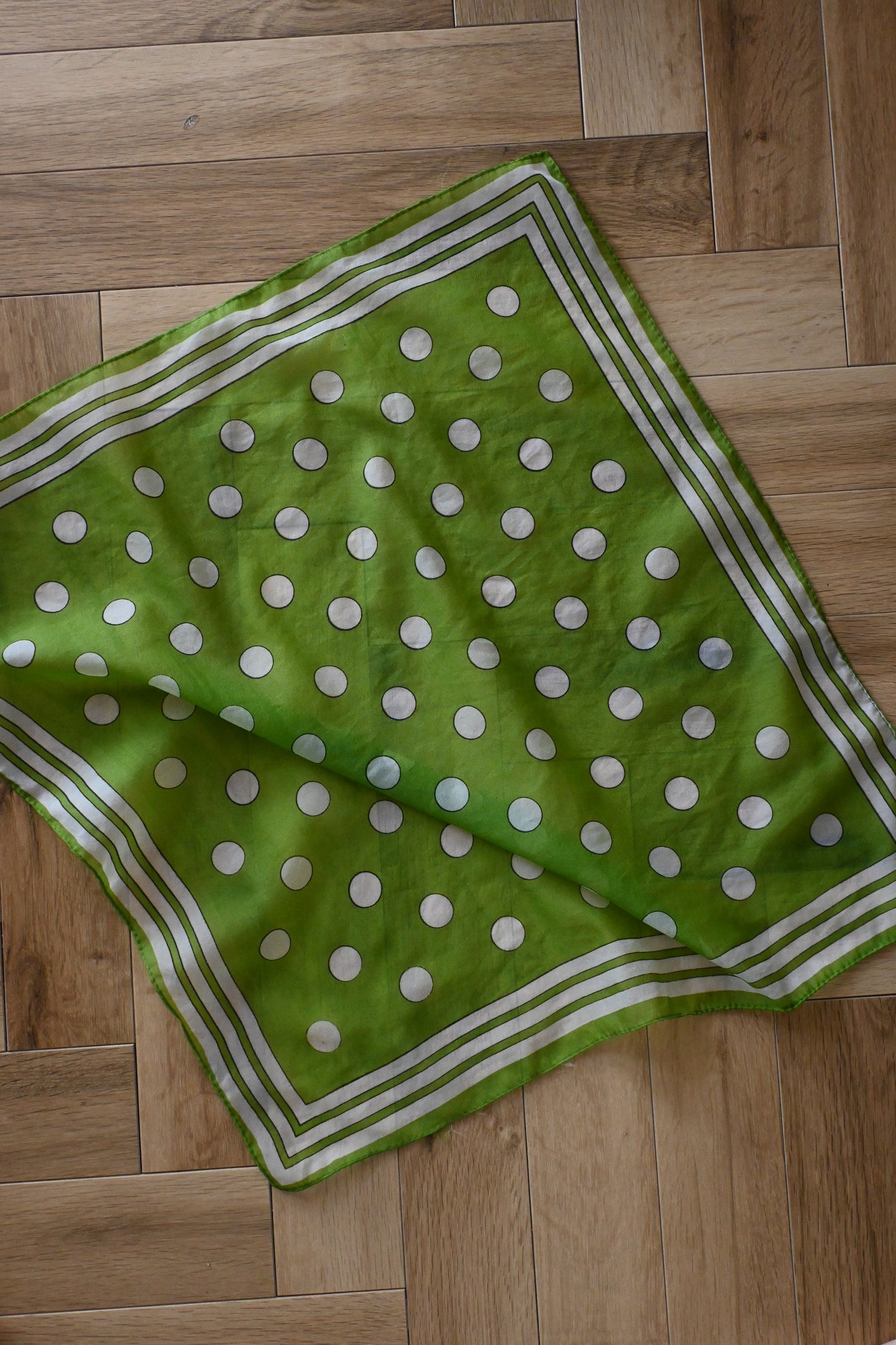 Vintage dot scarf/GREEN