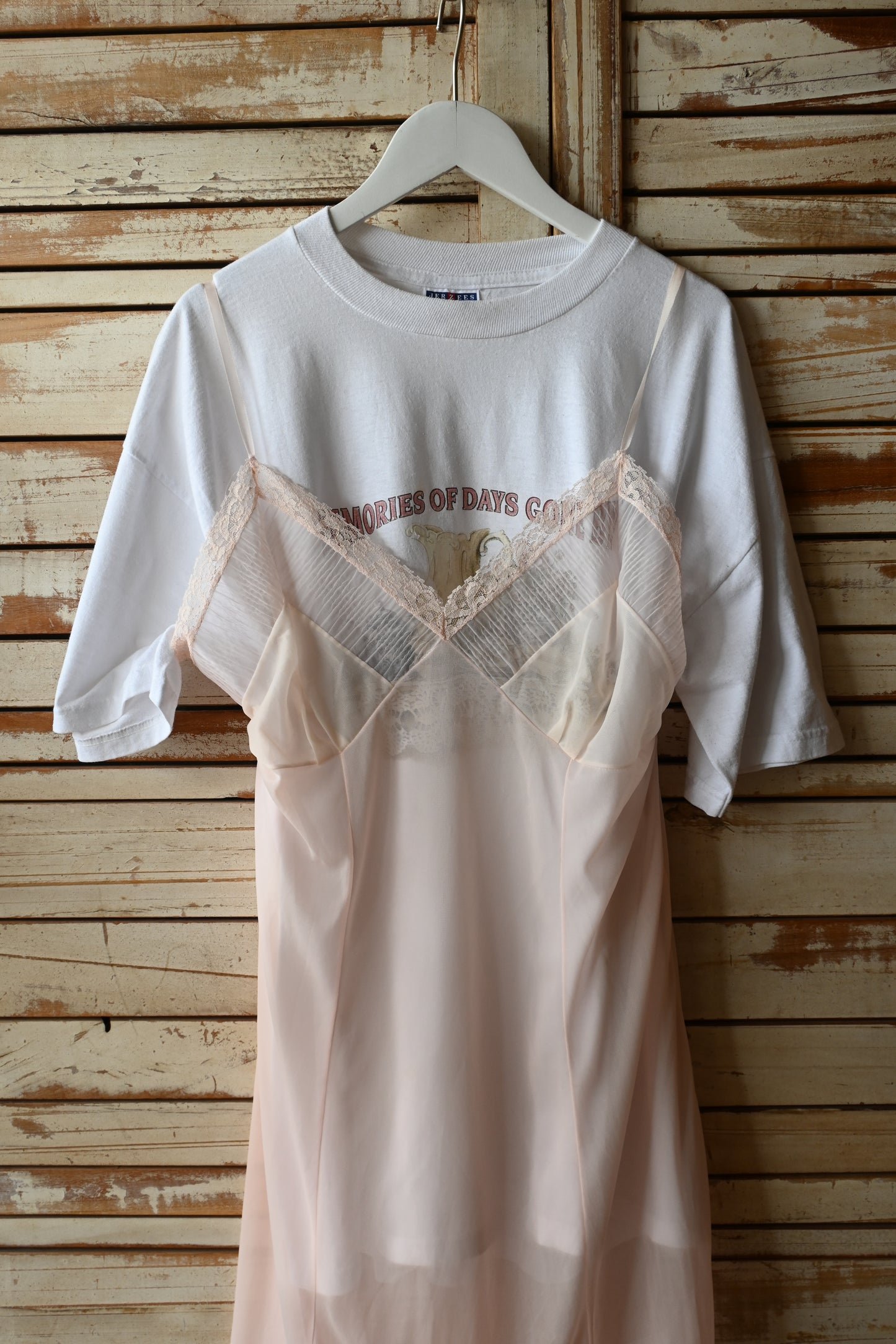 90's Tee/MEMORIES OF DAYS GONE BY