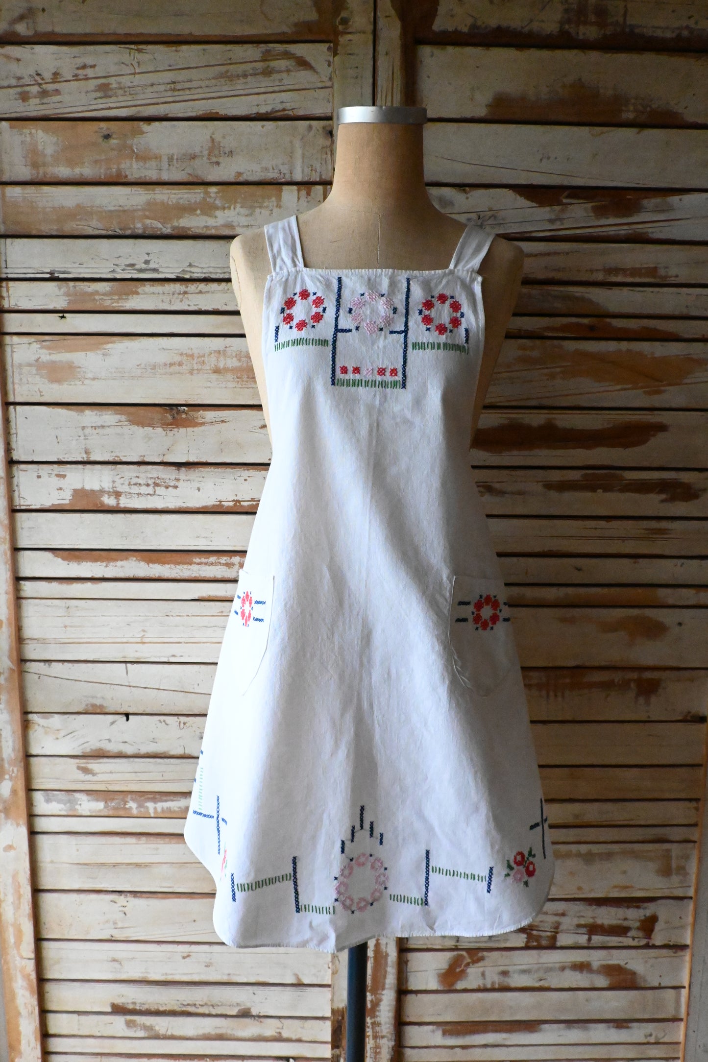 EURO Embroidery apron/NAVY×RED