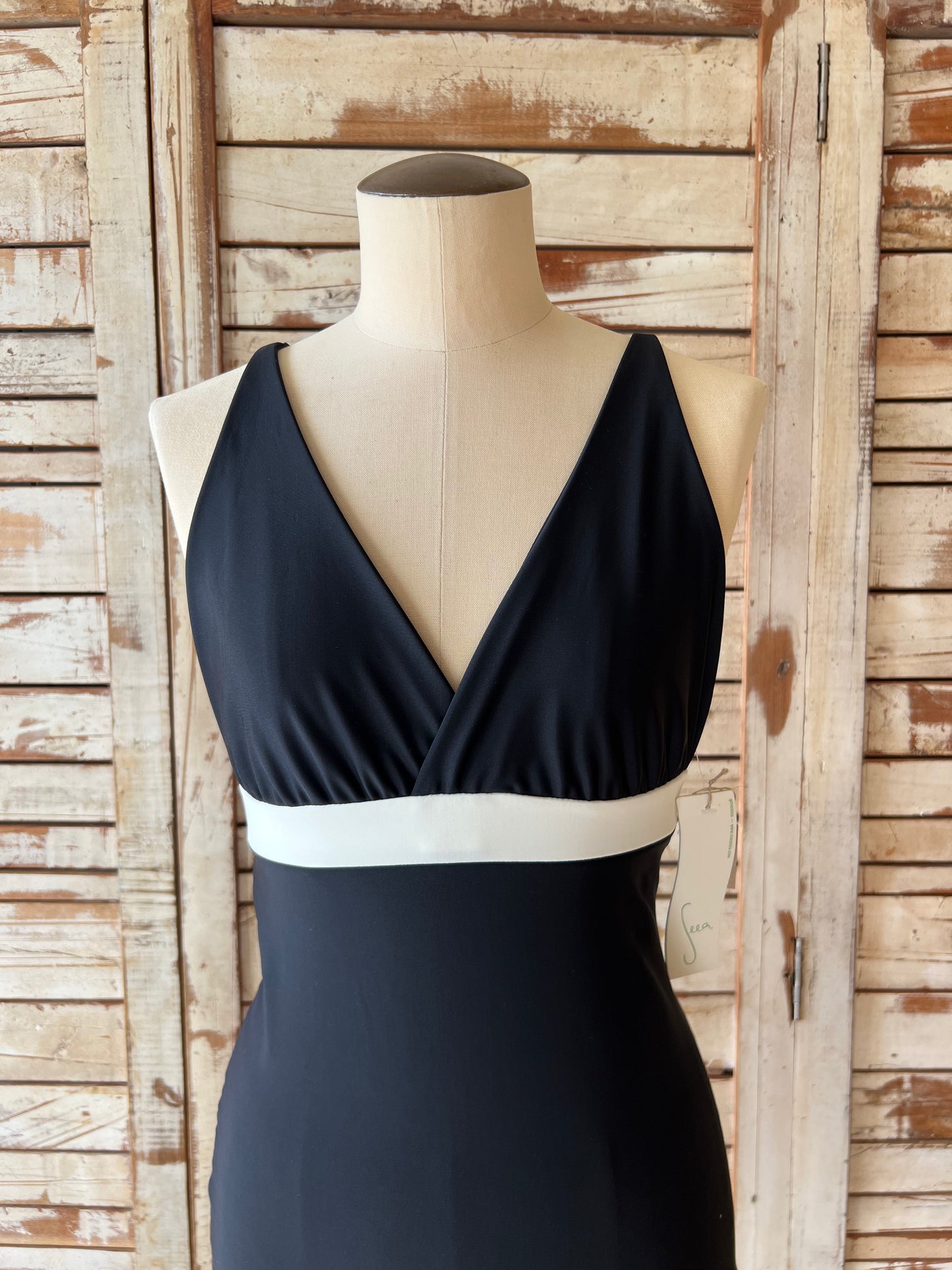 SEEA/San-O One Piece/Black