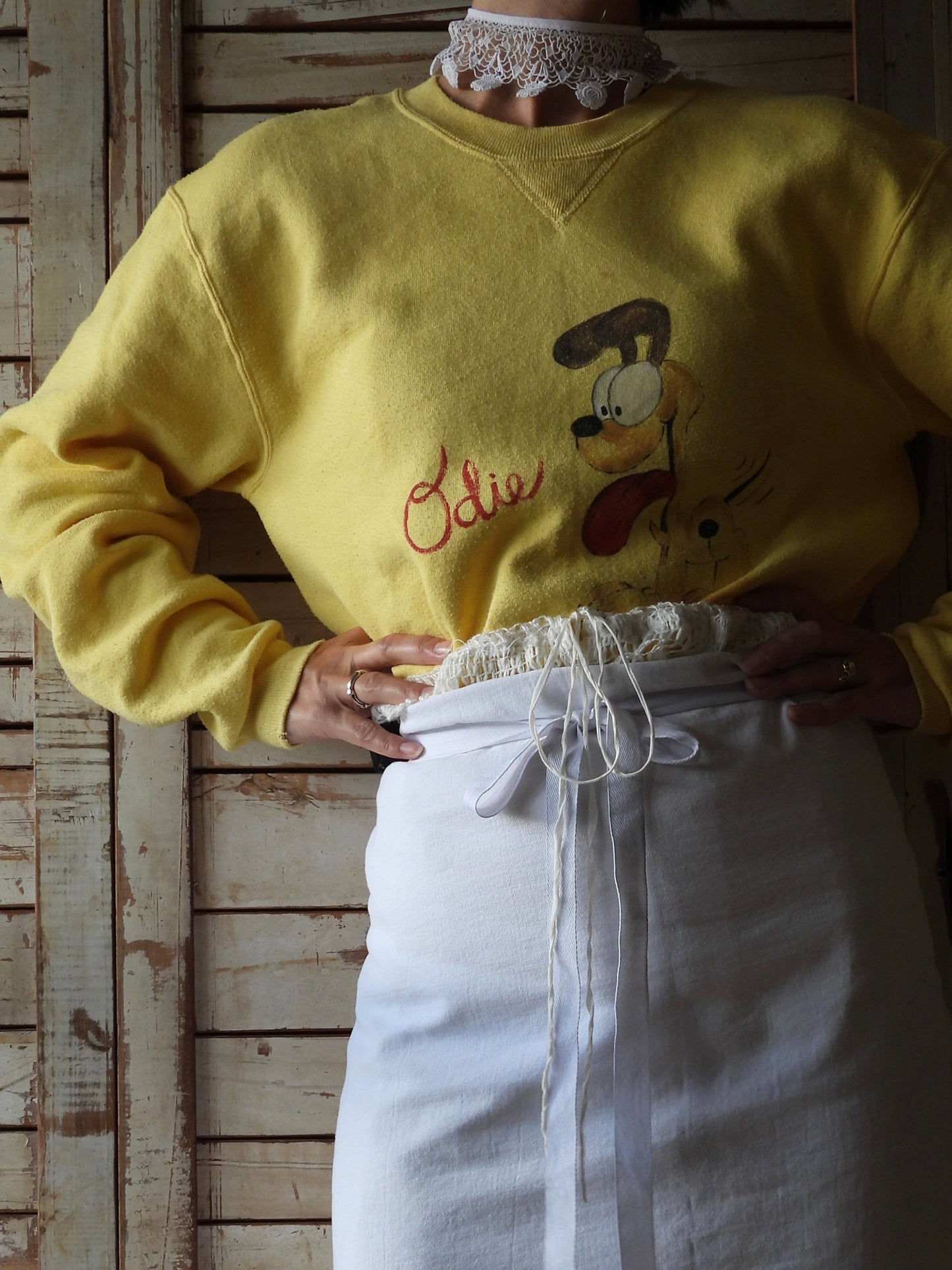 80's-90's  Odie drawing sweat shirt/YELLOW
