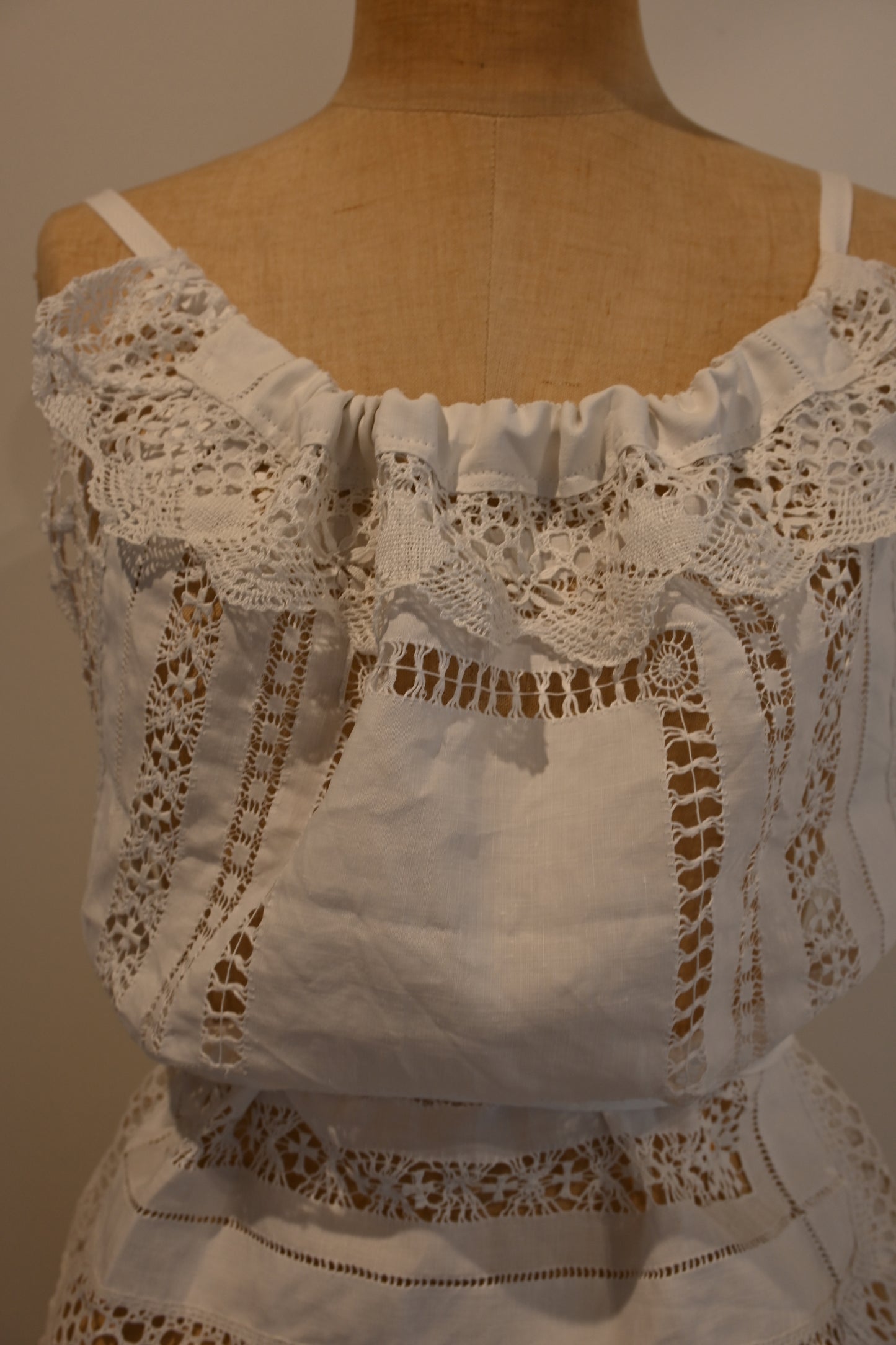 Cotton lace wrap/PONMOSIR