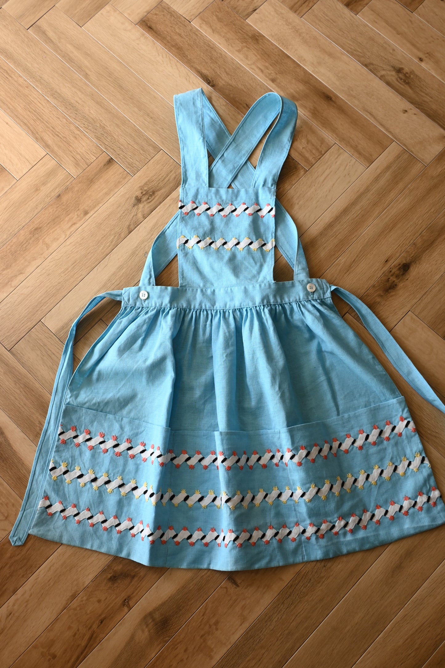 EURO Embroidery apron/L.BLUE
