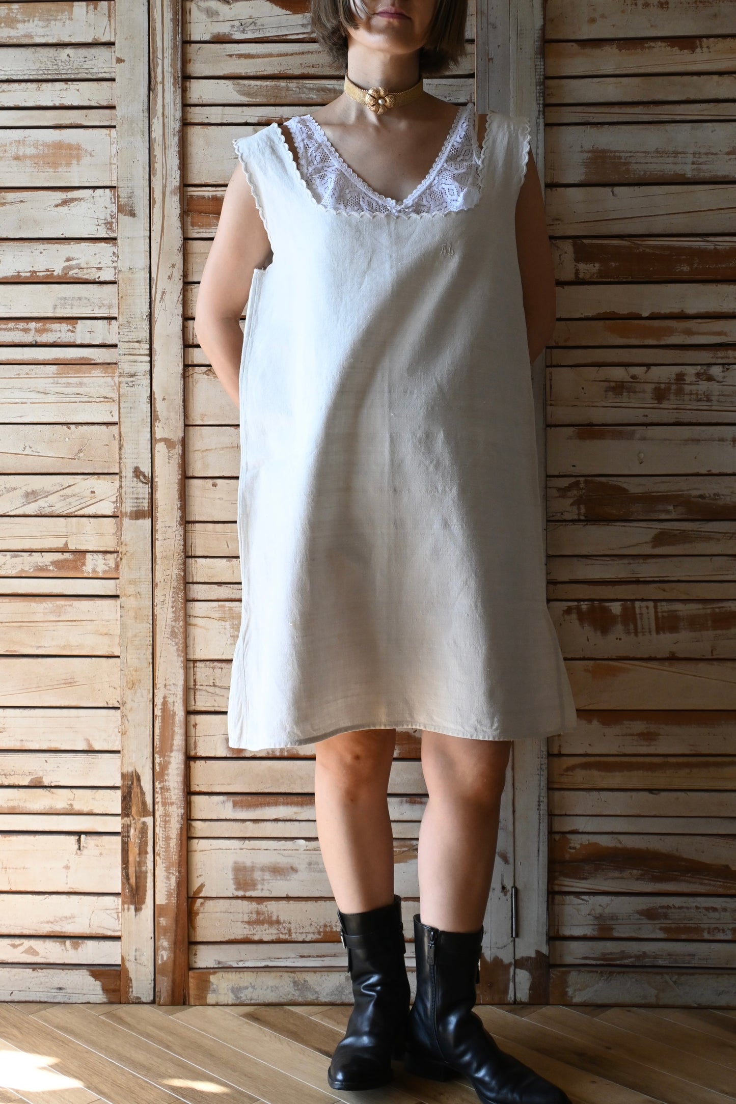 EURO linen embroidery no sleeve dress/IVORY