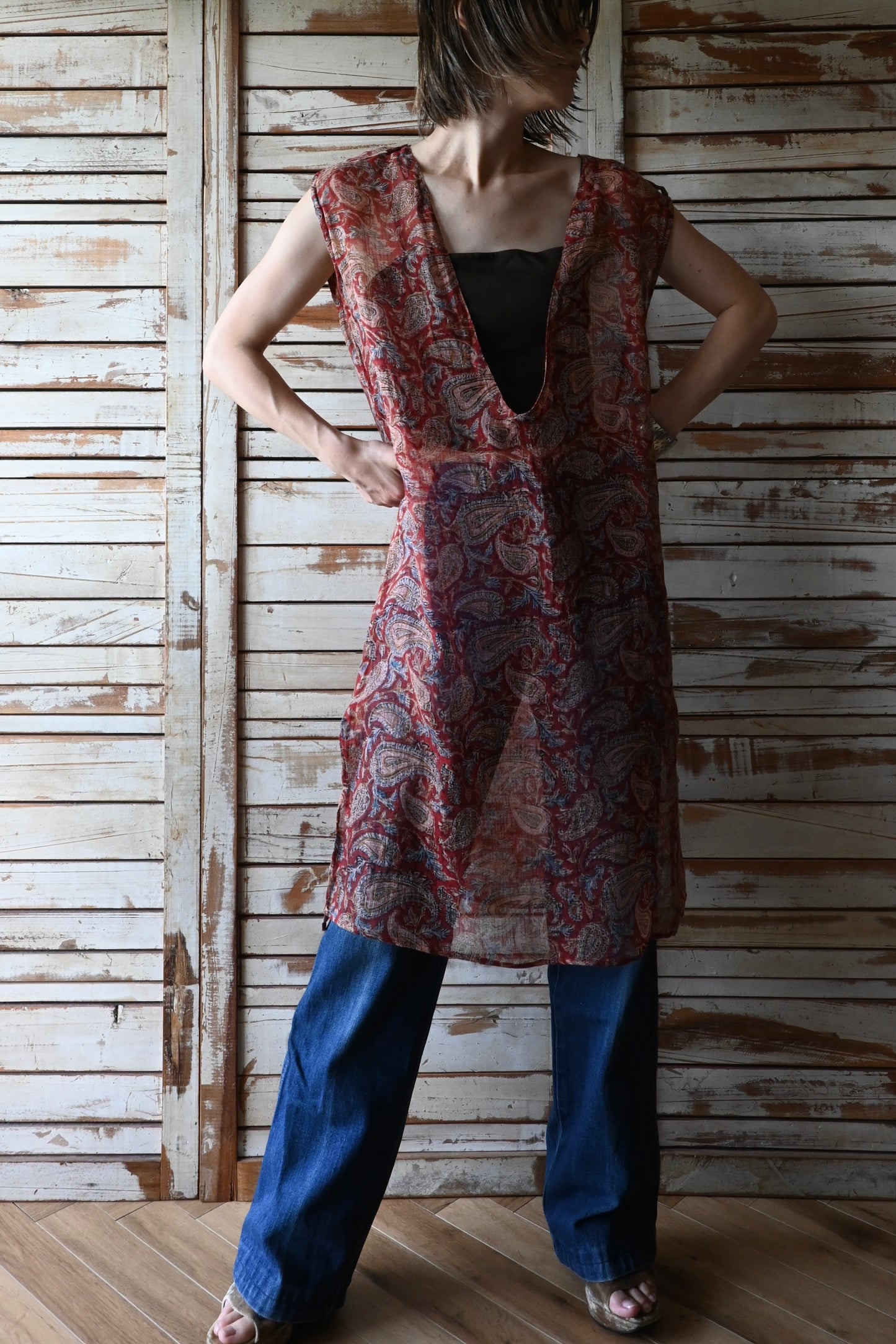 Paisley sleeveless dress/BROWN