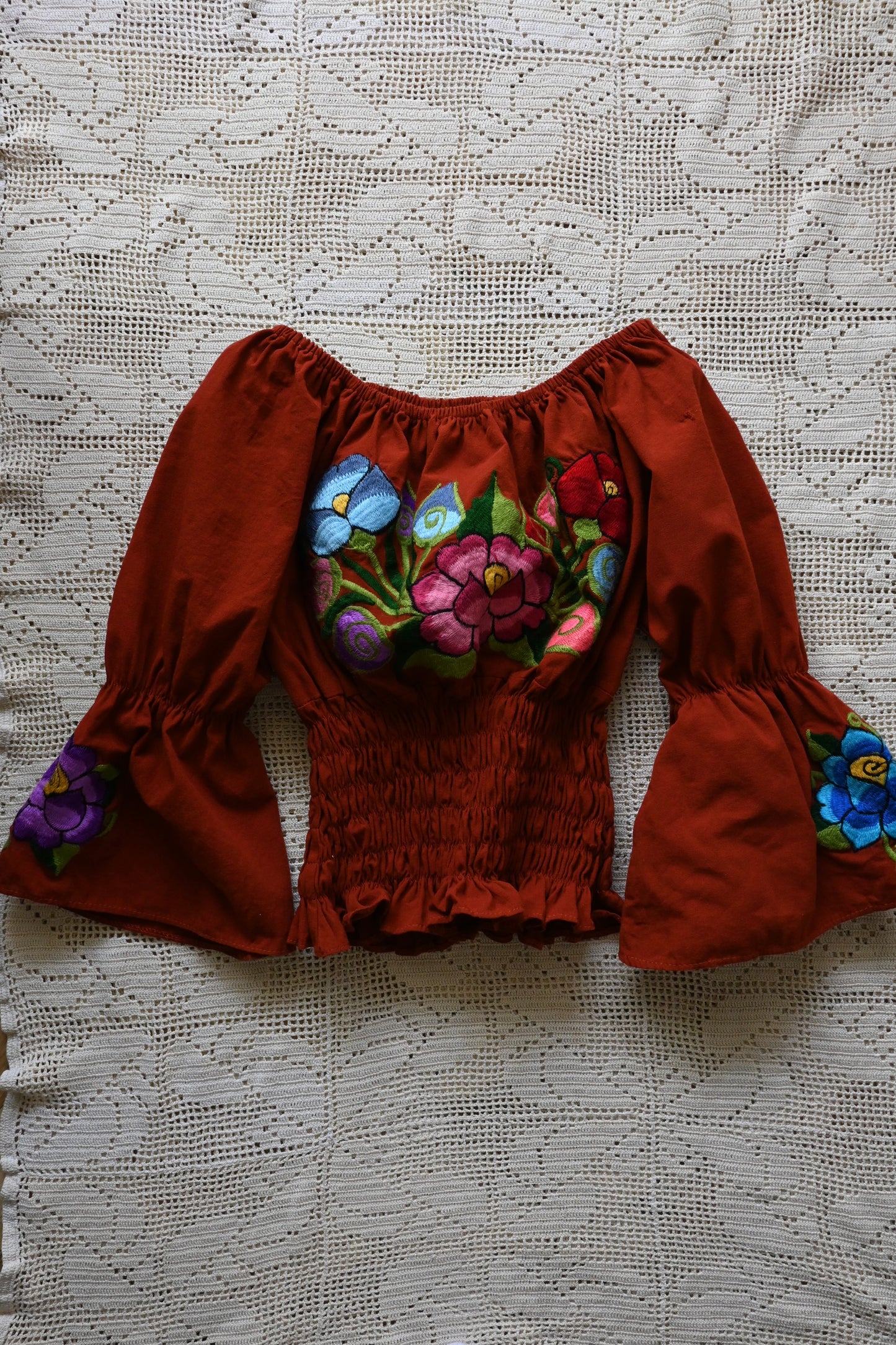 Embroidery top/BRICK RED