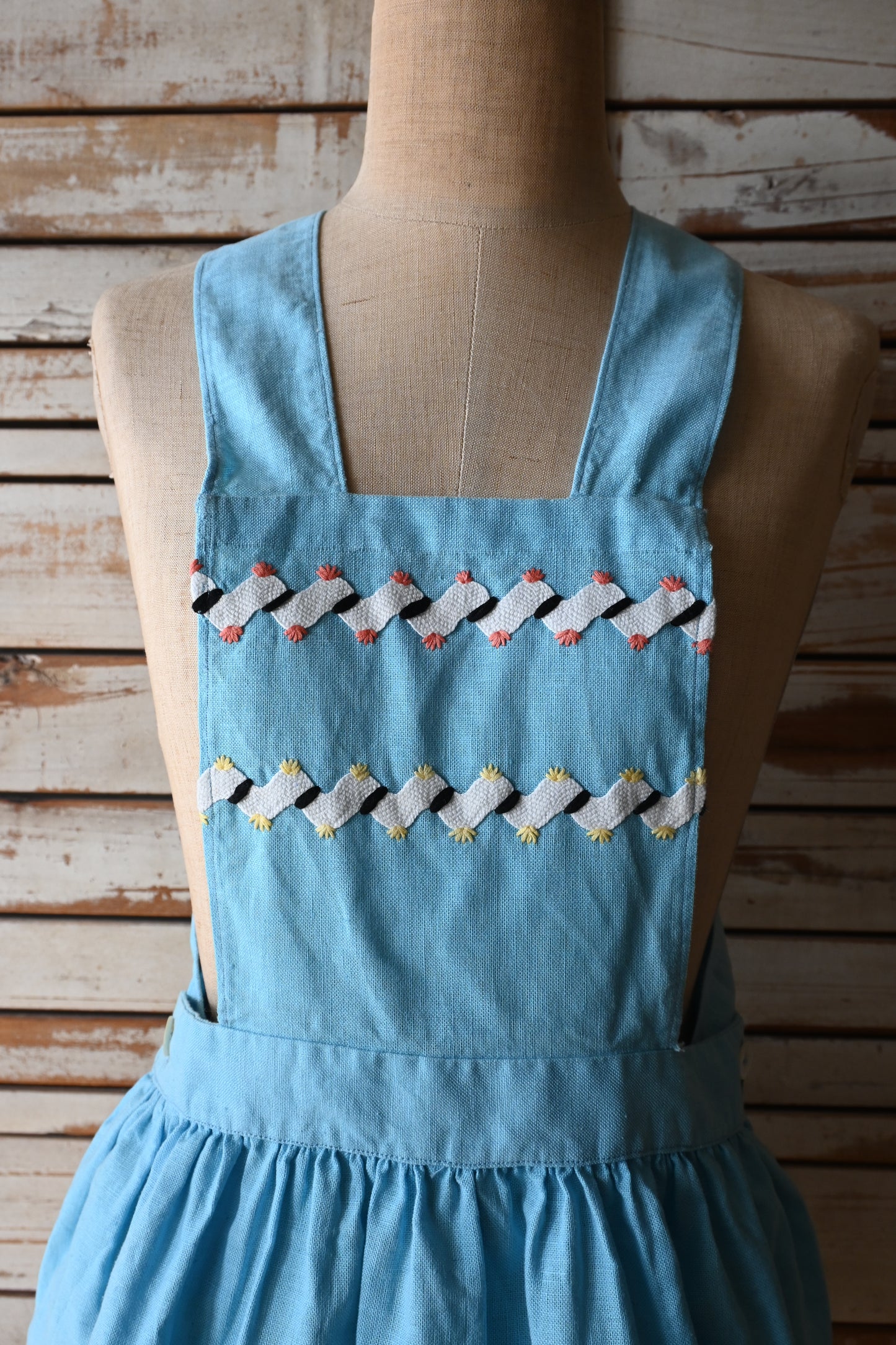 EURO Embroidery apron/L.BLUE
