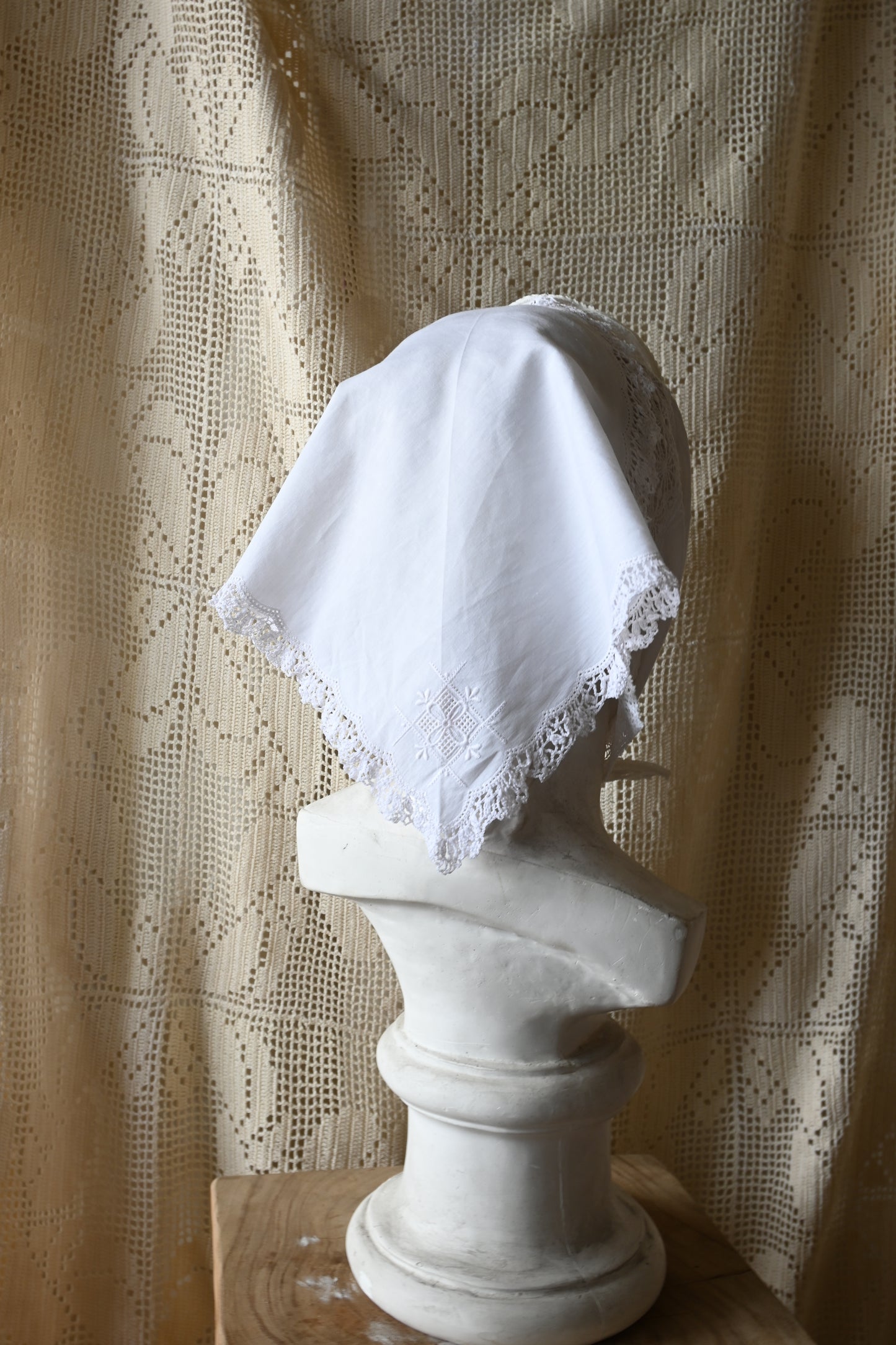 Lace handkerchief scarf/PONMOSIR