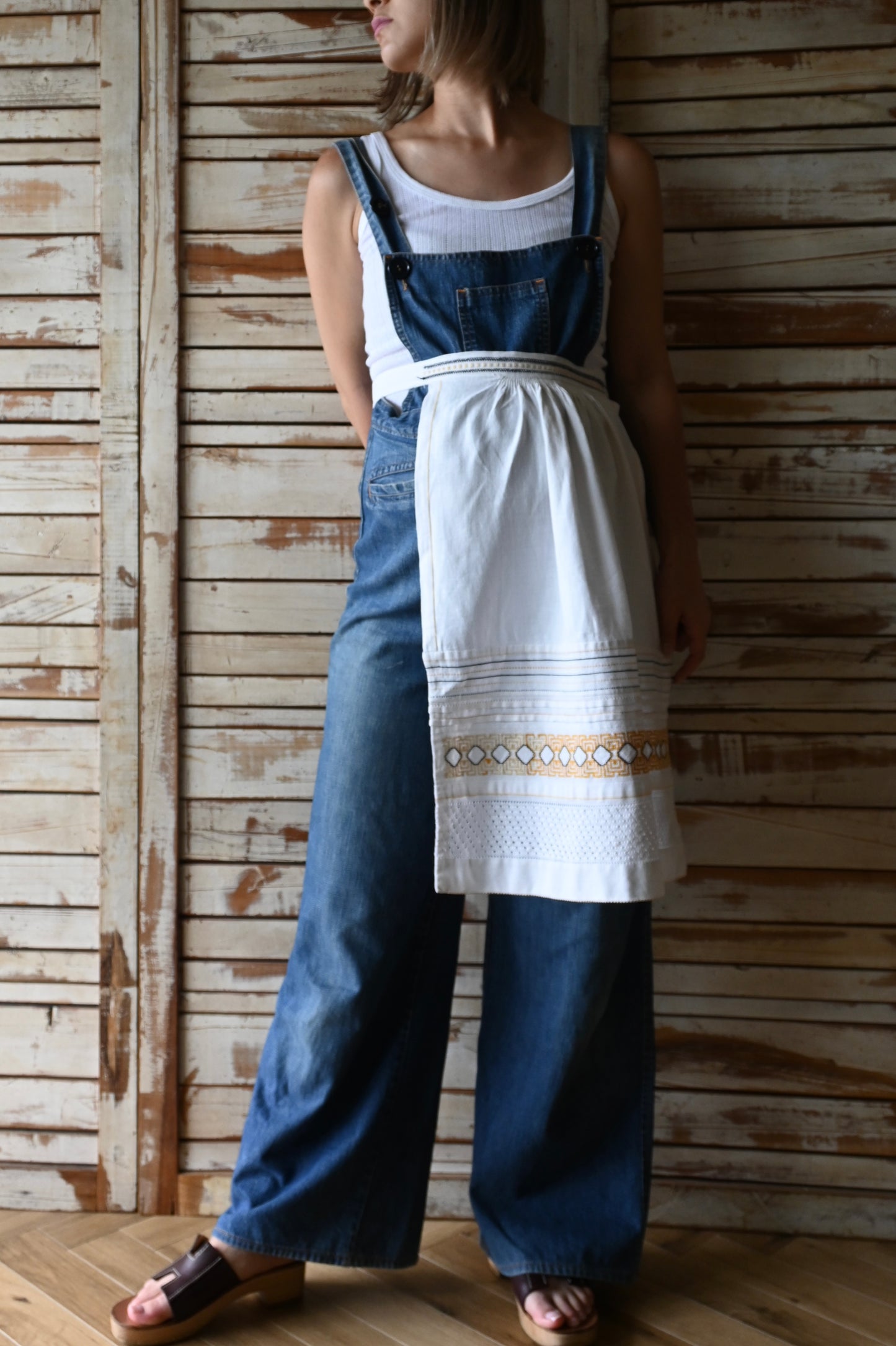 EURO Embroidery apron/MUSTARD