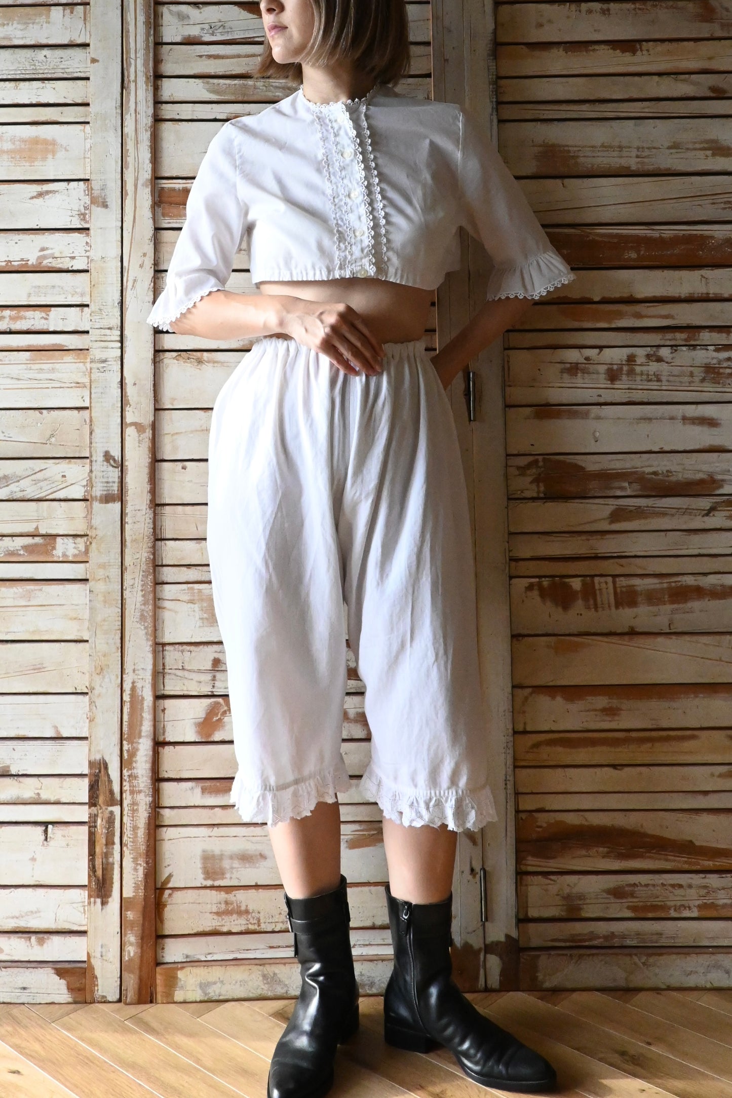 EURO Cropped cotton lace blouse/WHITE