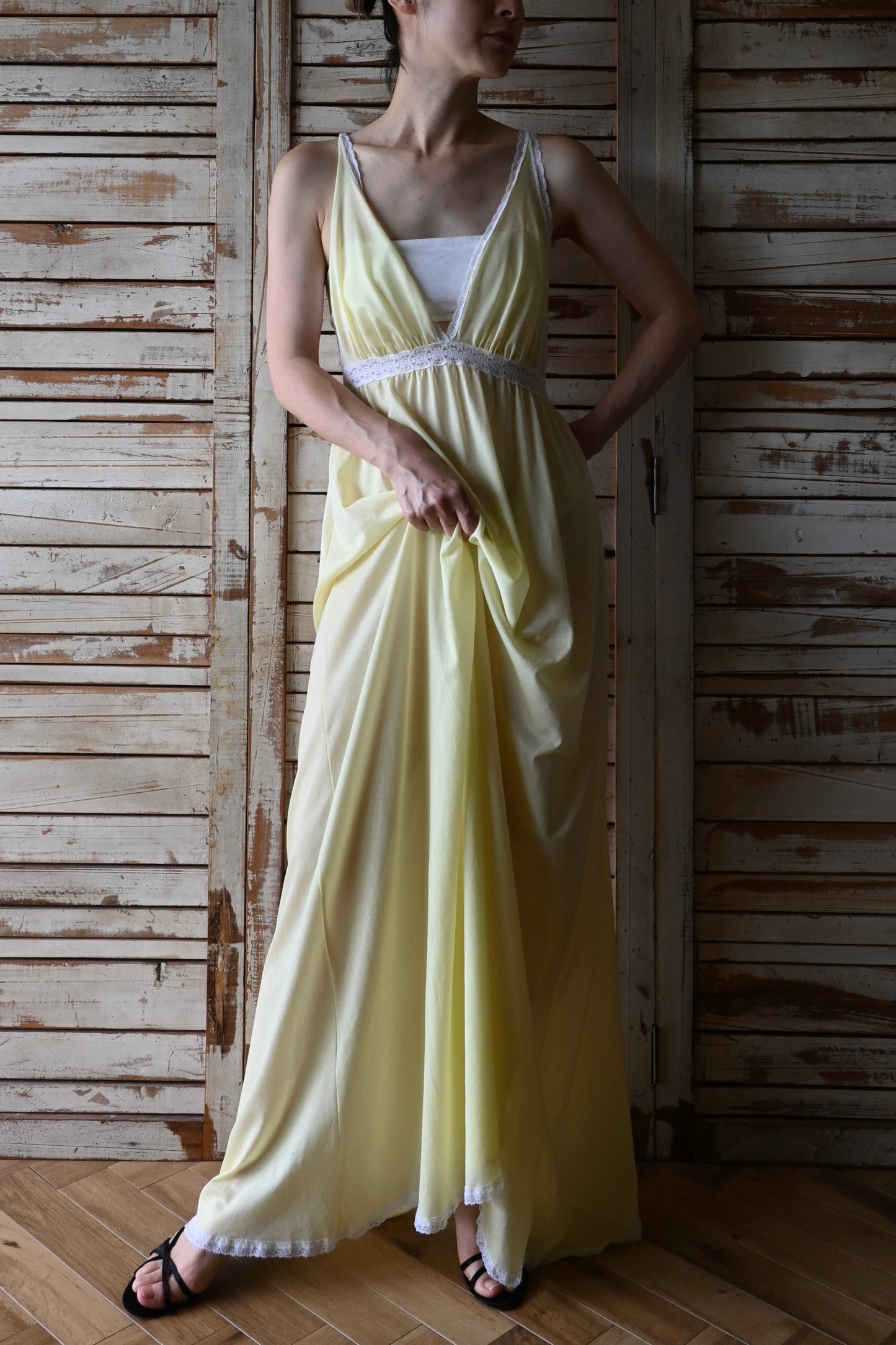 Sleeveless sheer dress/YELLOW