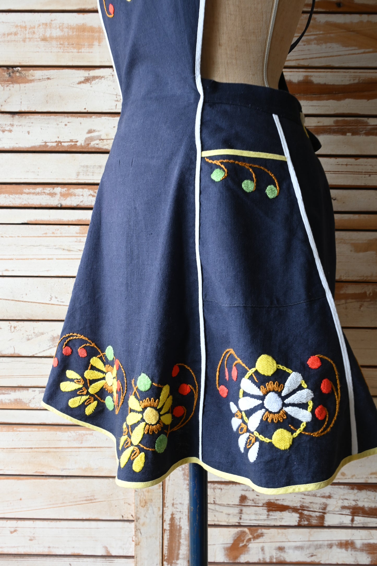 EURO Embroidery apron/NAVY