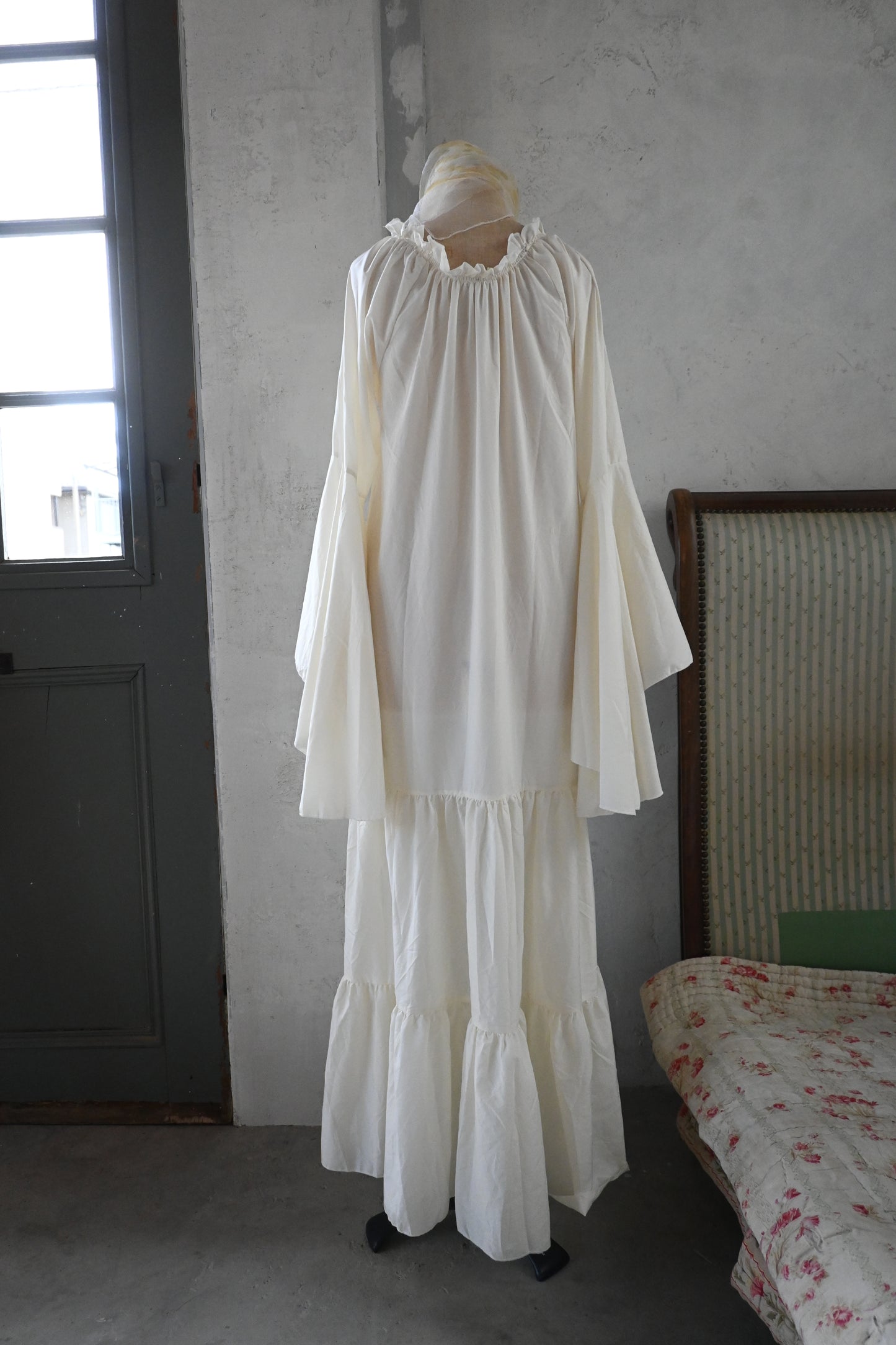 Ruffle sleeve dress/IVORY