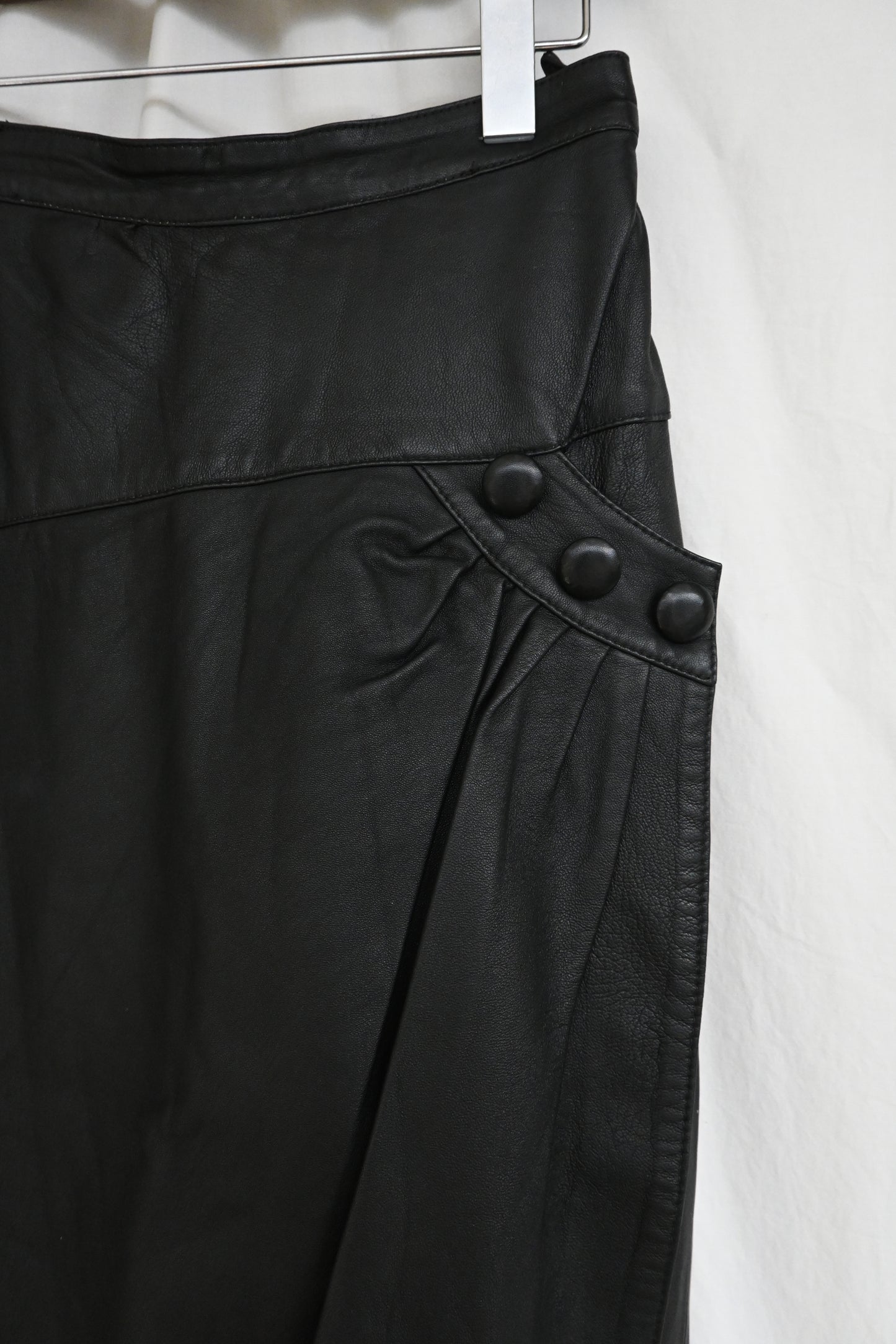 Fake leather midi skirt/BLACK
