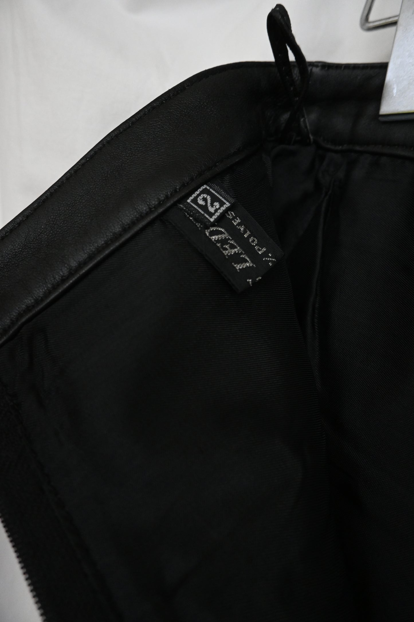 Fake leather midi skirt/BLACK