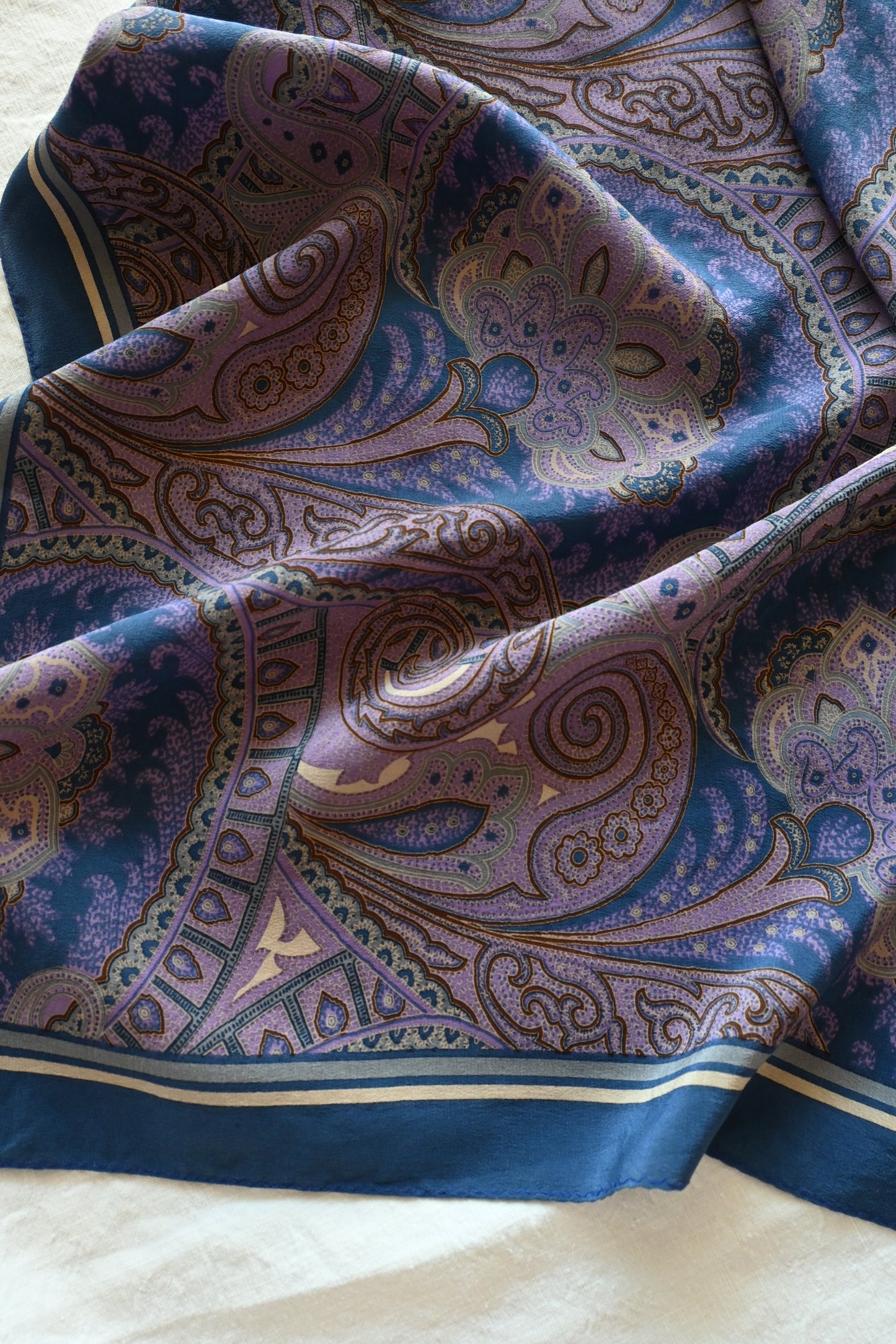 Vintage paisley scarf/BLUE
