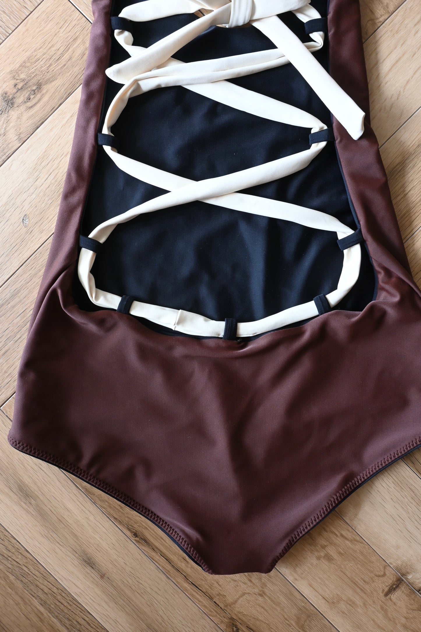SEEA/Camryn Reversible One Piece/Black×Walnut