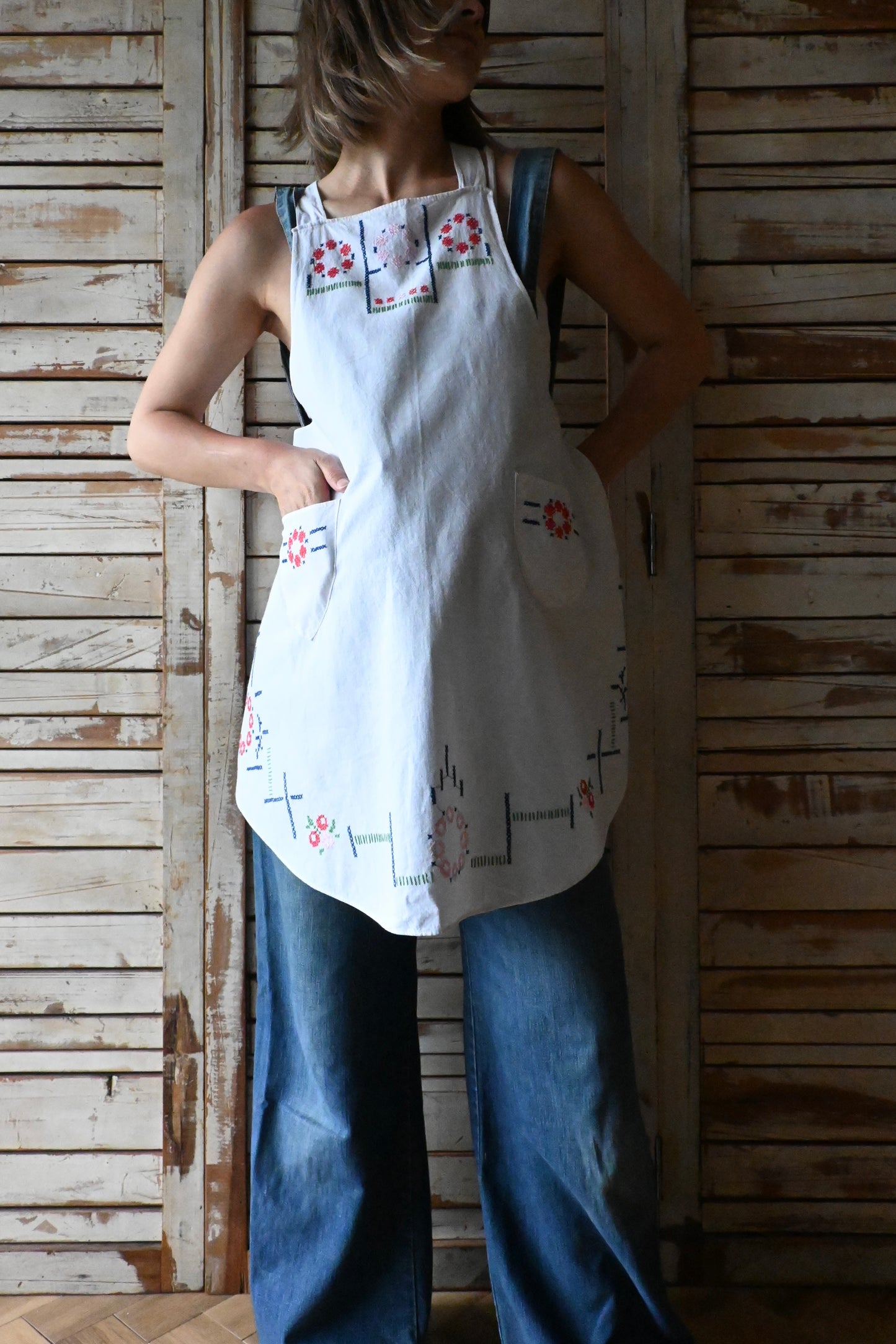 EURO Embroidery apron/NAVY×RED