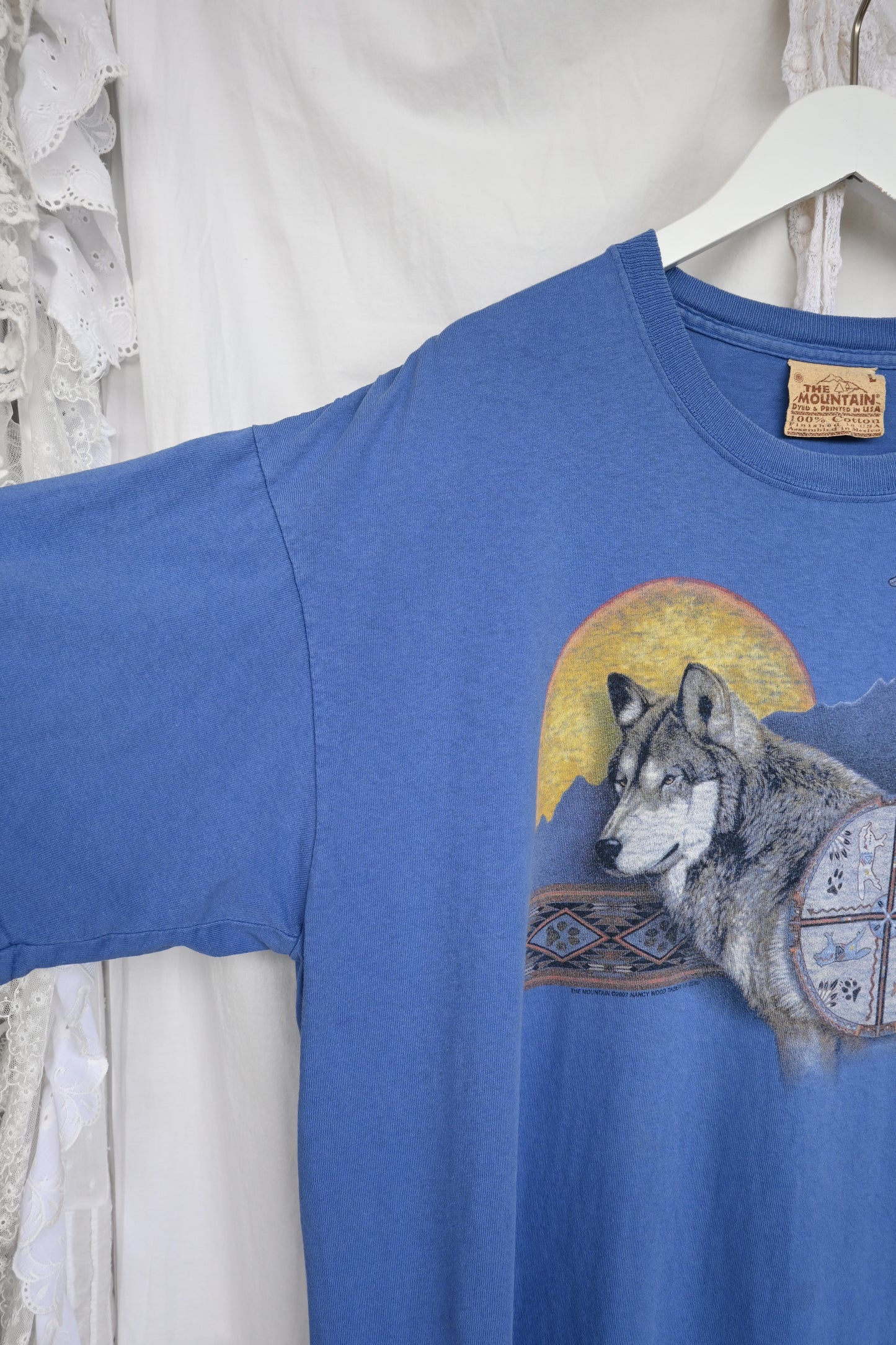 00's Tee/The mountain wolf