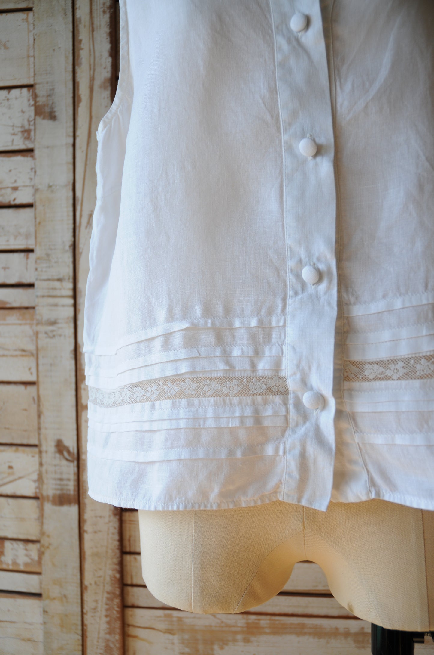 Sleeveless linen blouse/IVORY