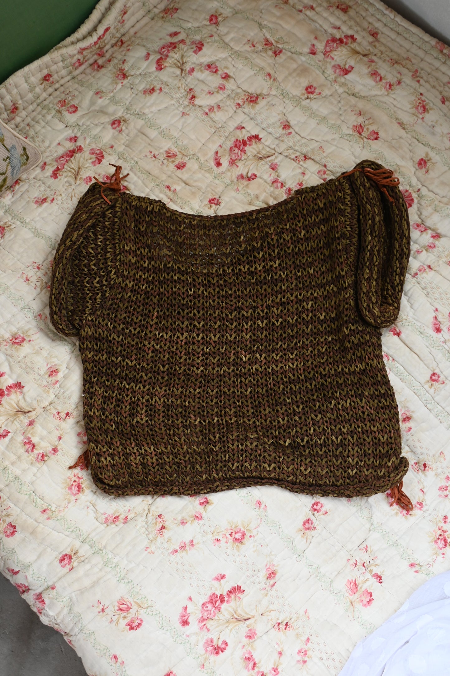 Elephant design hand knit/BROWN