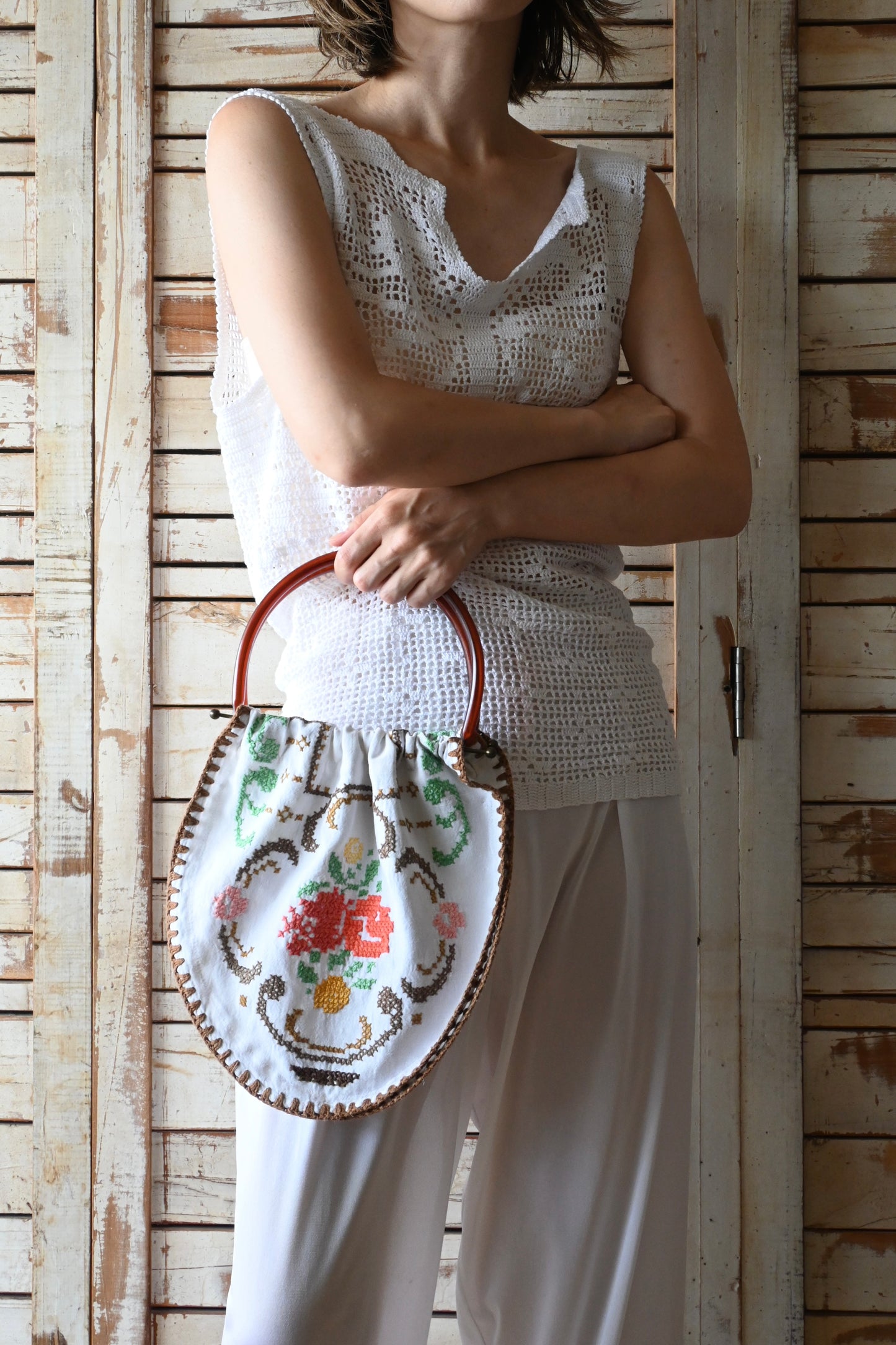 Flower embroidery bag/PONMOSIR