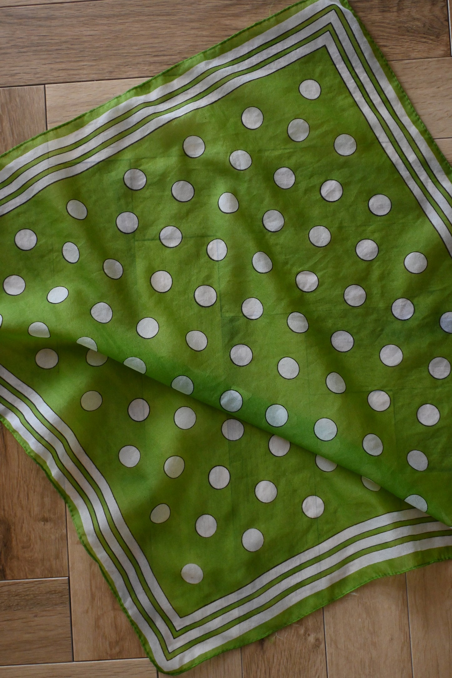 Vintage dot scarf/GREEN