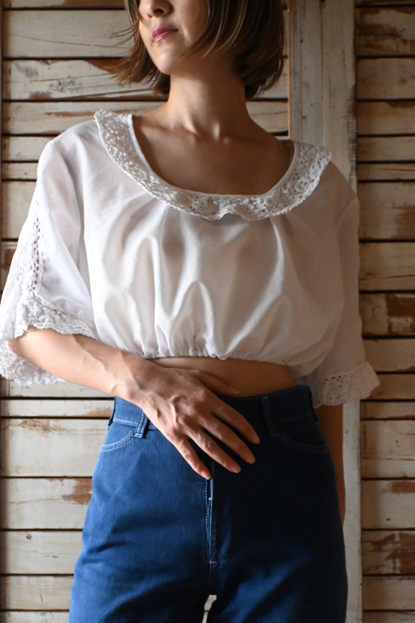 EURO Cropped cotton lace blouse/WHITE