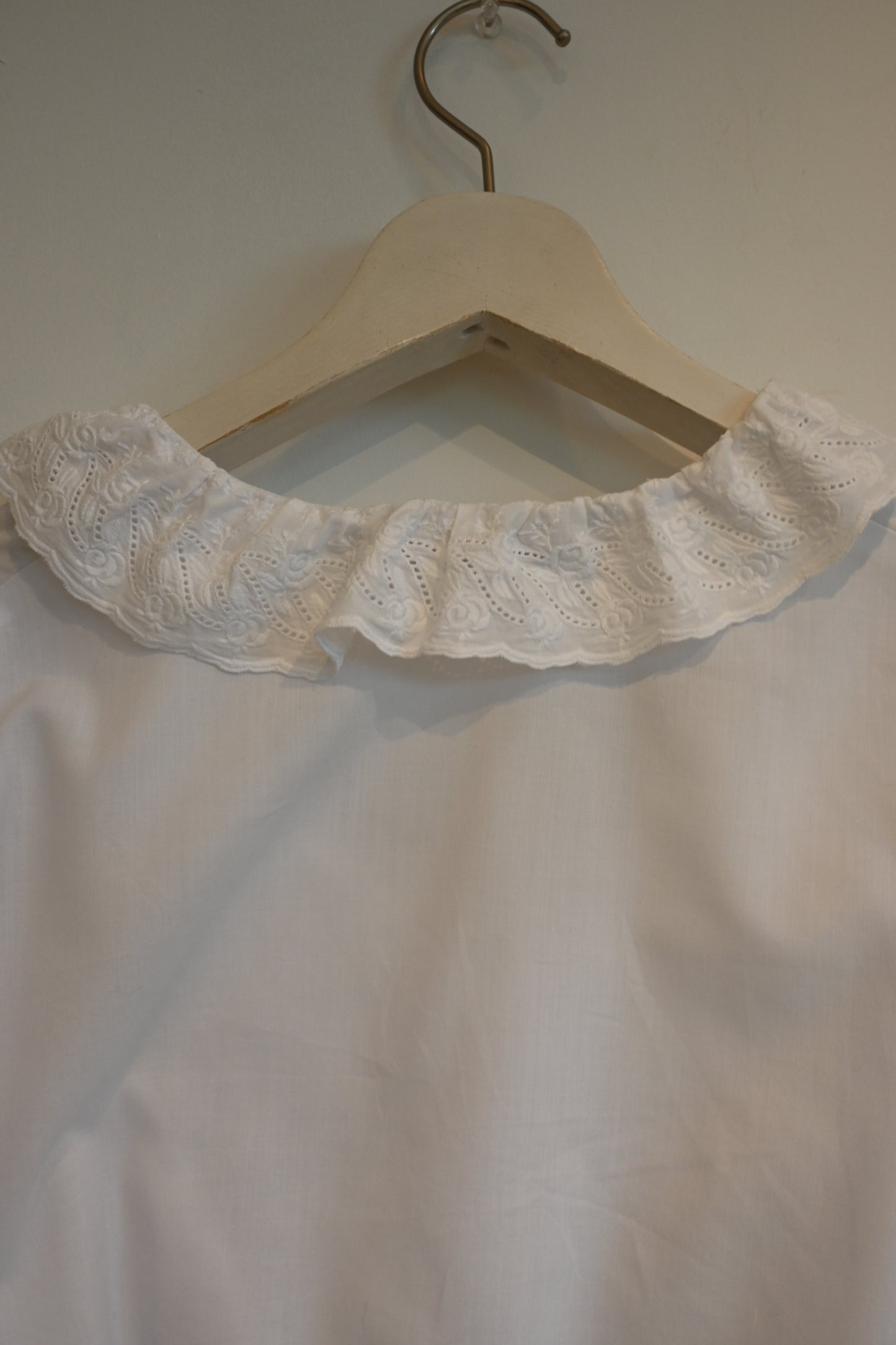 EURO Cropped cutwork lace blouse/WHITE