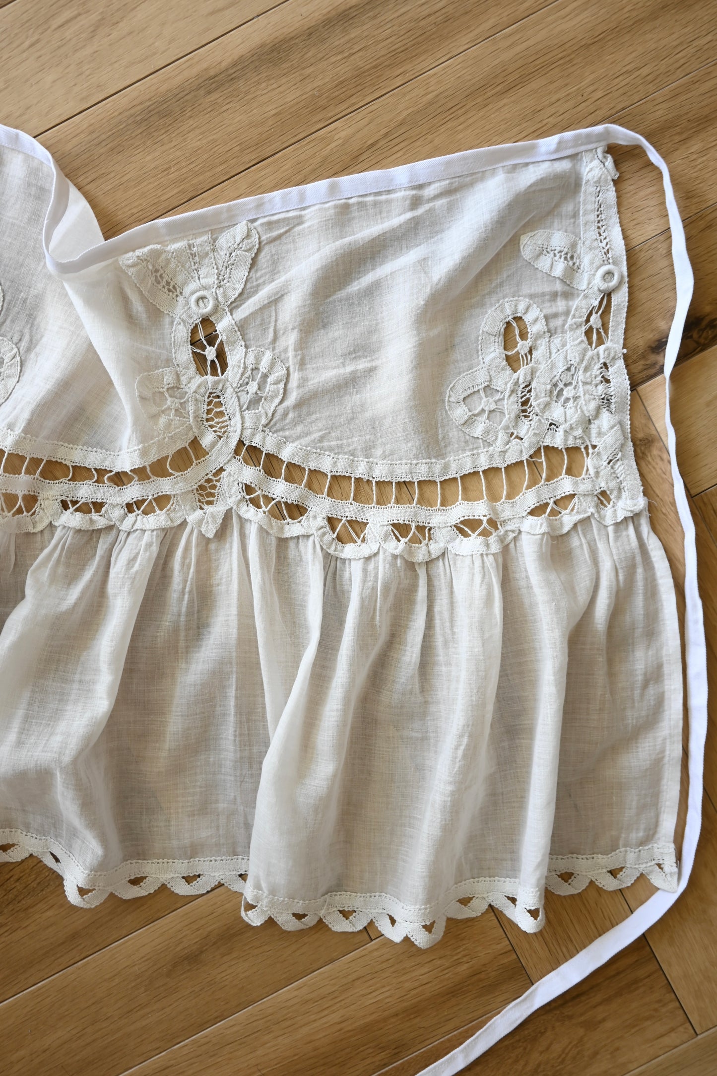 French antique lace wrap/PONMOSIR