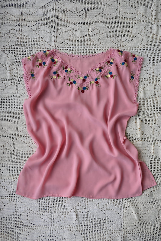 Embroidered tops/PINK