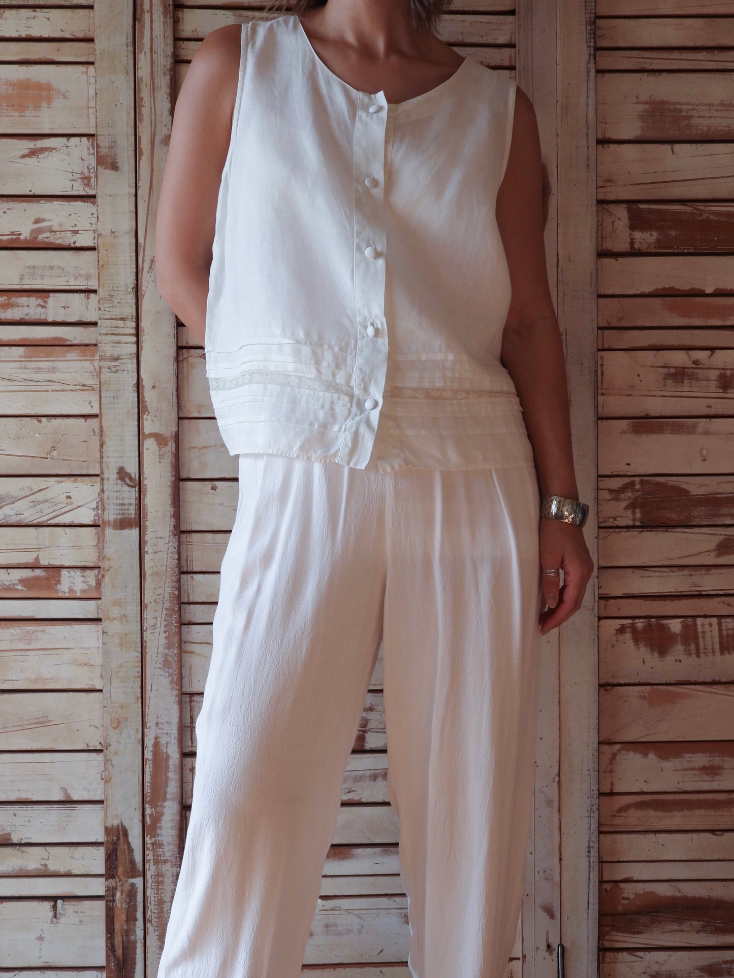 Sleeveless linen blouse/IVORY