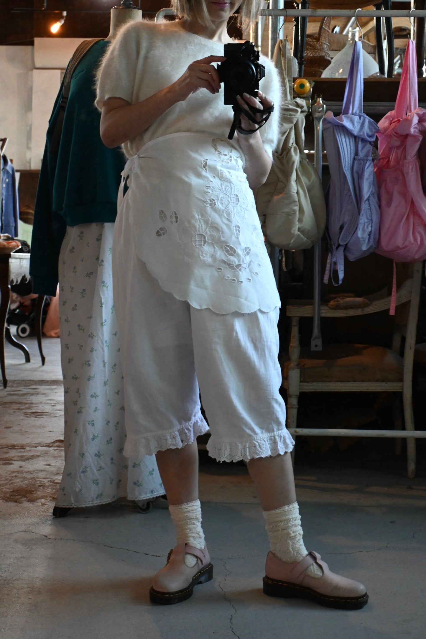 Cotton lace apron/PONMOSIR