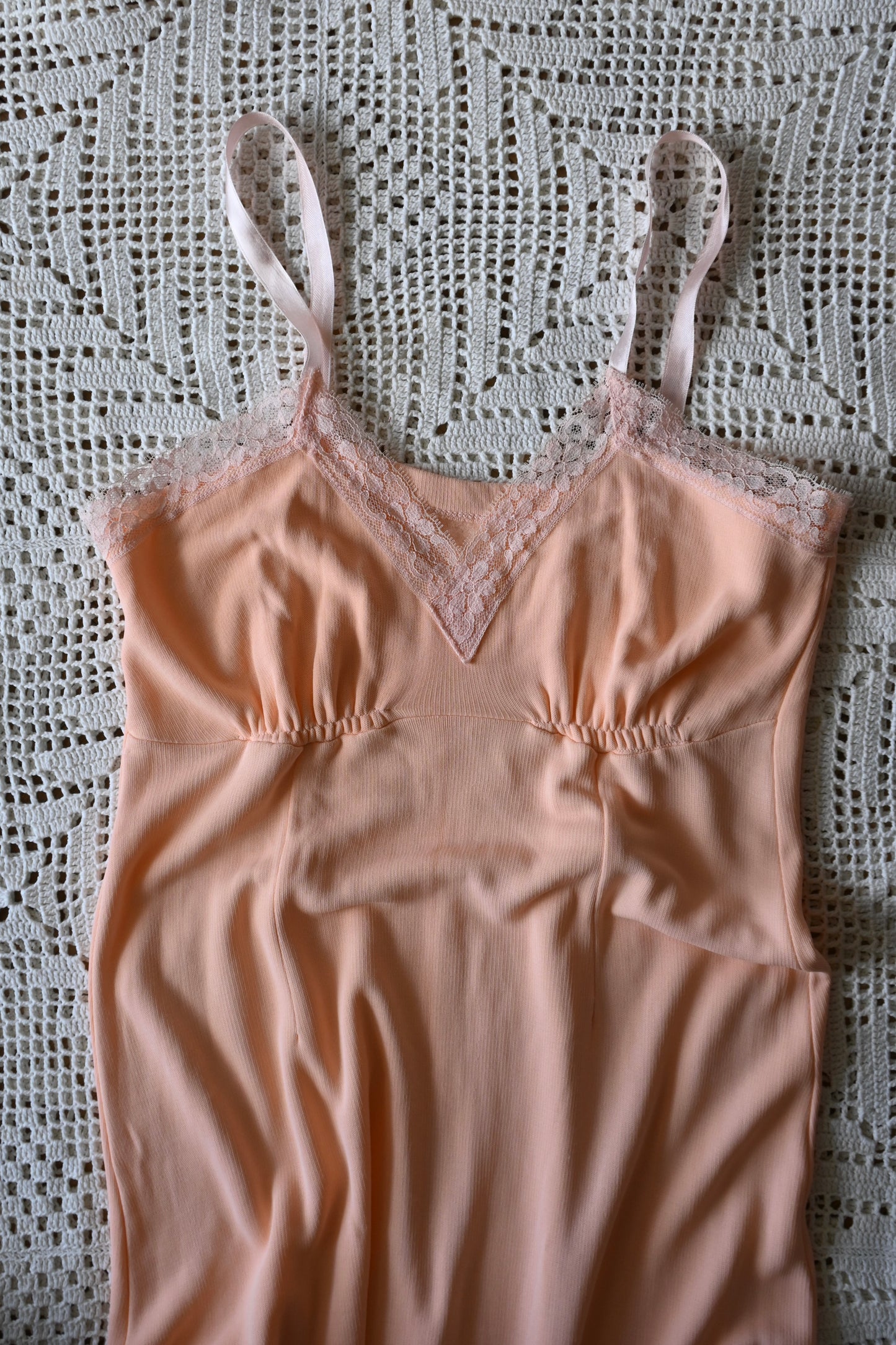 Lace slip dress/CORAL PINK