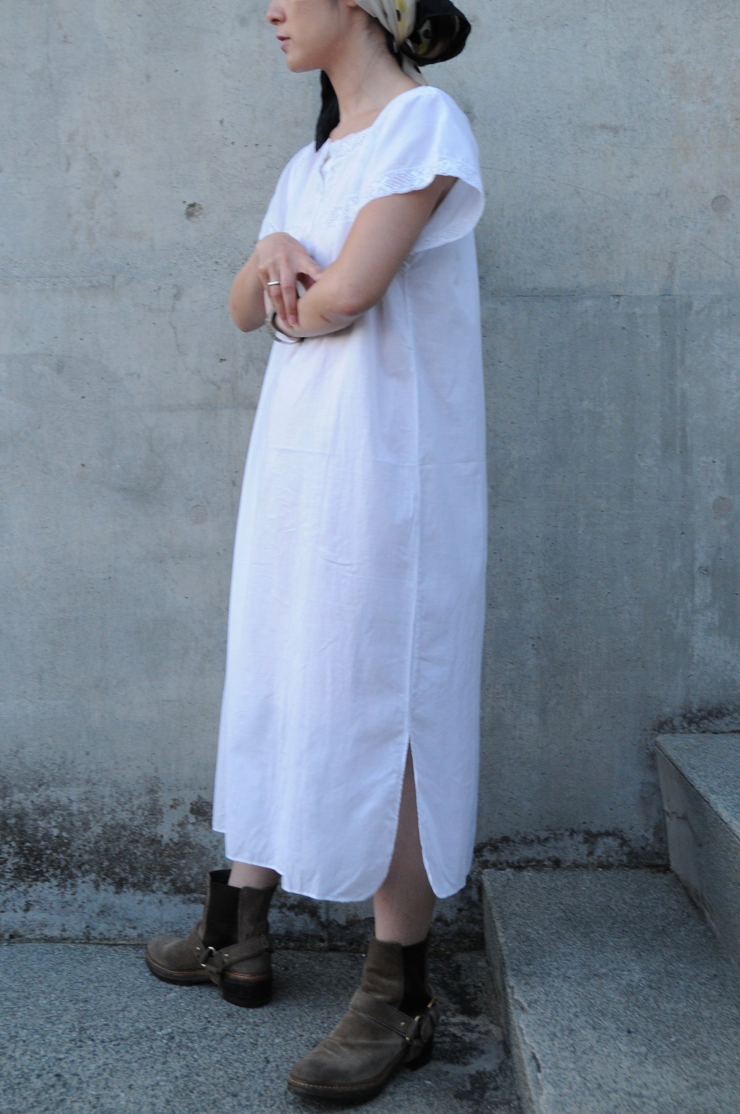 Vintage lace trimmed cotton dress/WHITE